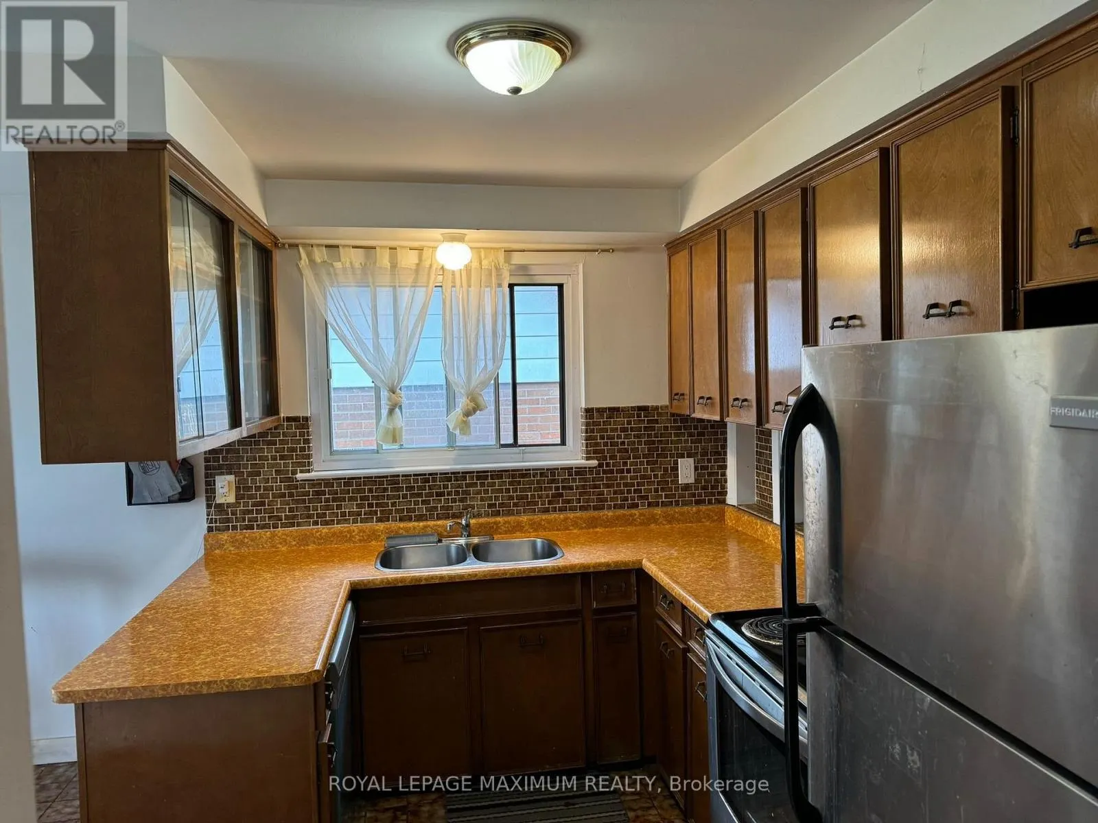 3407 CEDAR CREEK DRIVE