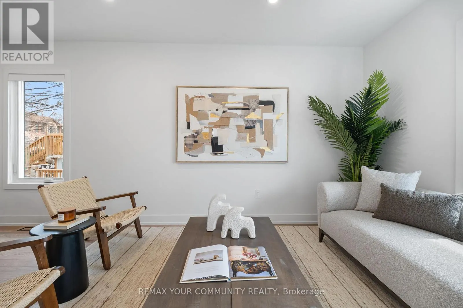 2 - 34 POPLAR AVENUE