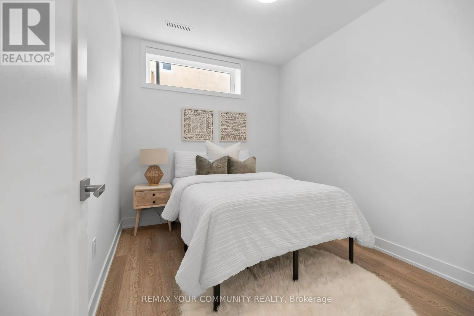 2 - 34 POPLAR AVENUE