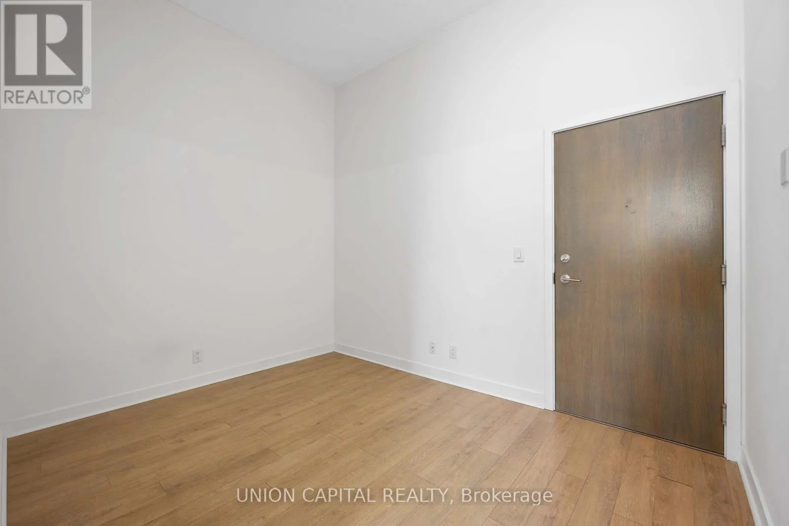 207 - 3985 GRAND PARK DRIVE