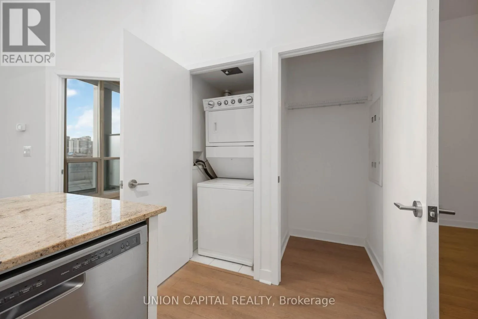 207 - 3985 GRAND PARK DRIVE