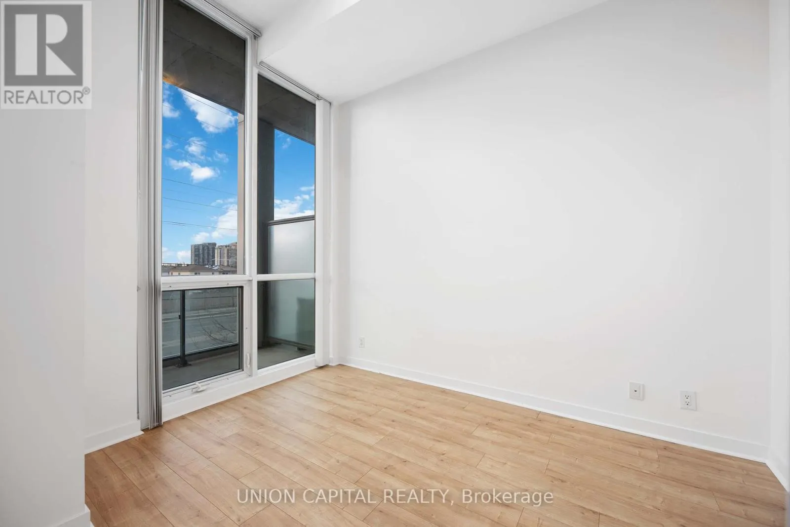 207 - 3985 GRAND PARK DRIVE