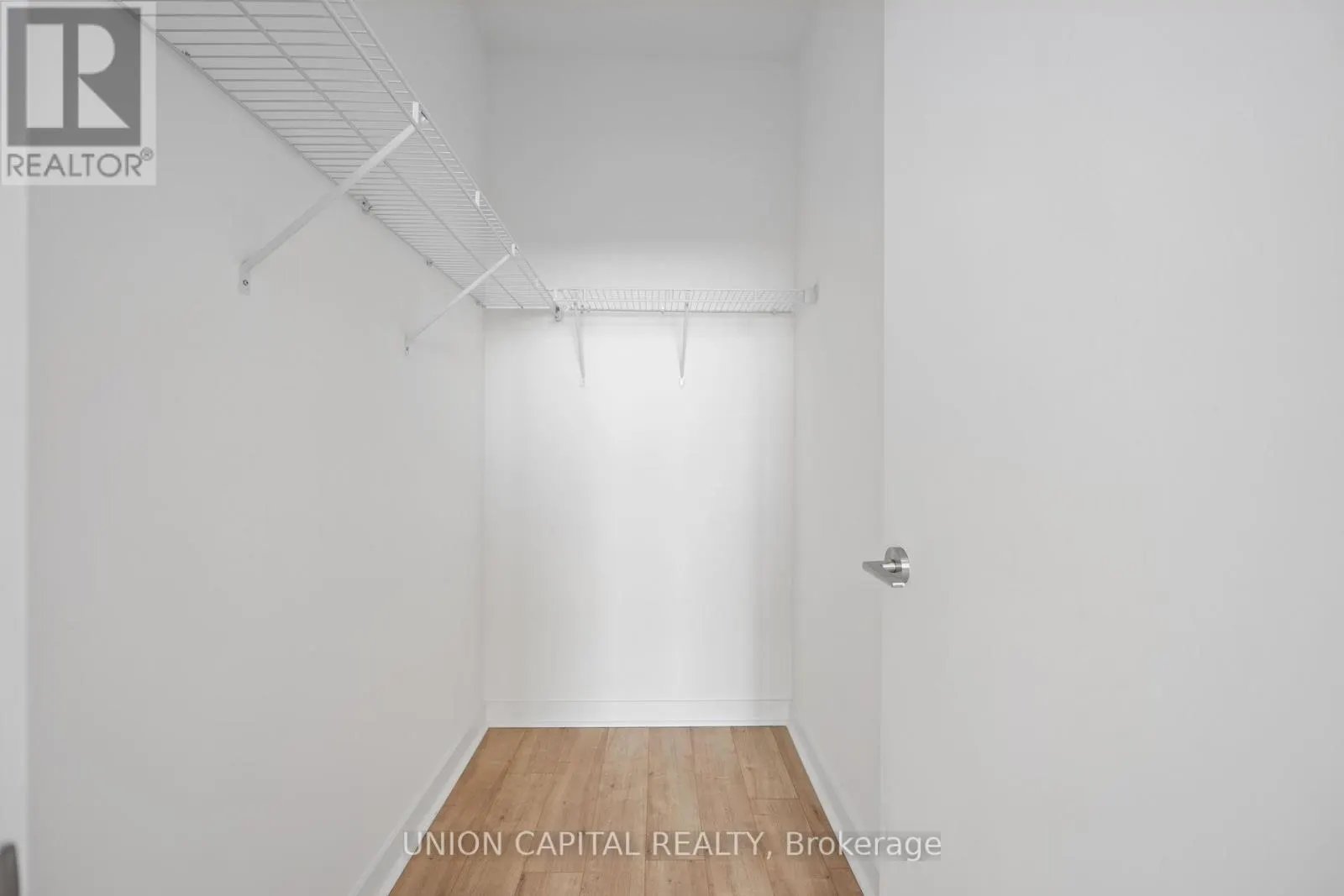 207 - 3985 GRAND PARK DRIVE