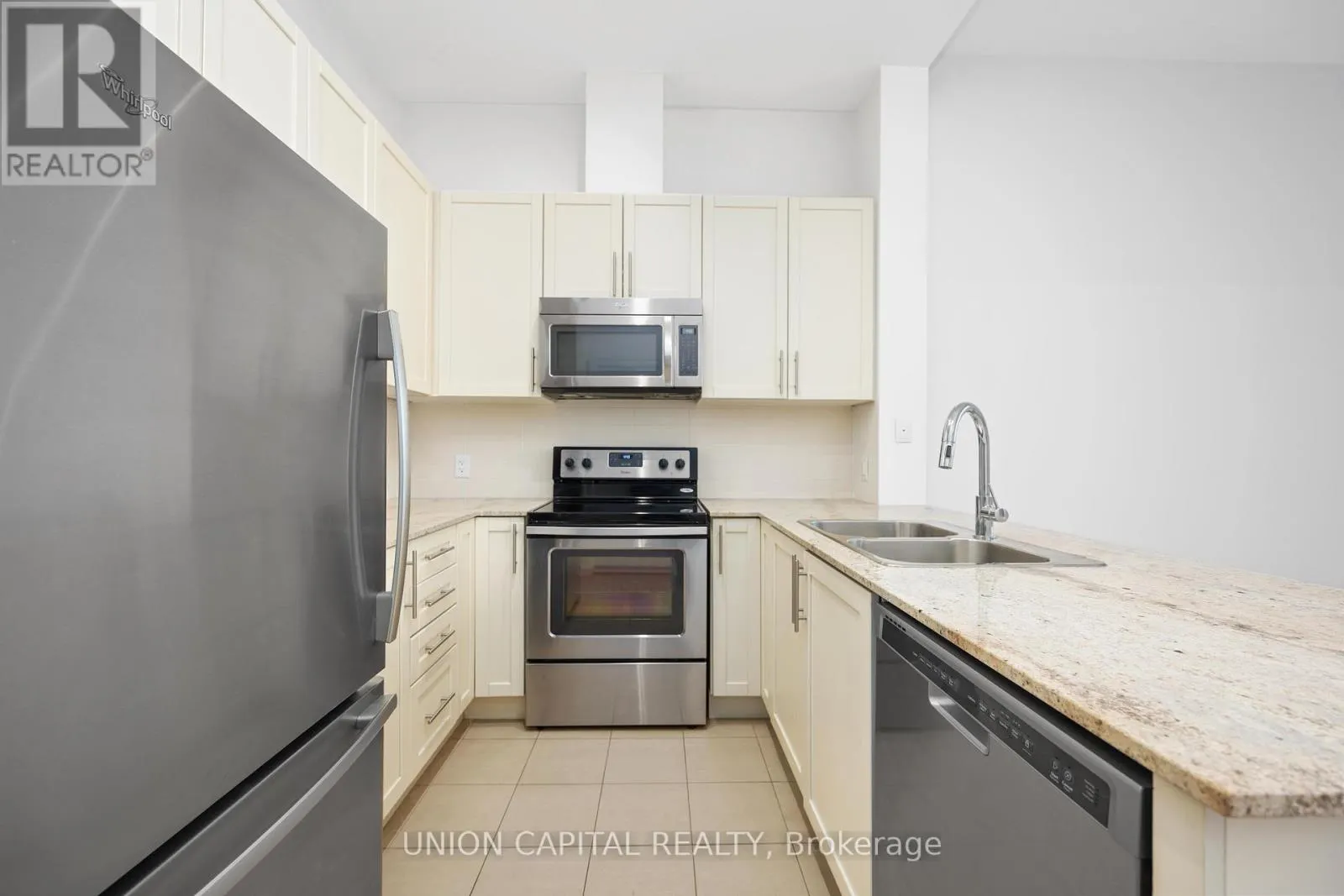 207 - 3985 GRAND PARK DRIVE