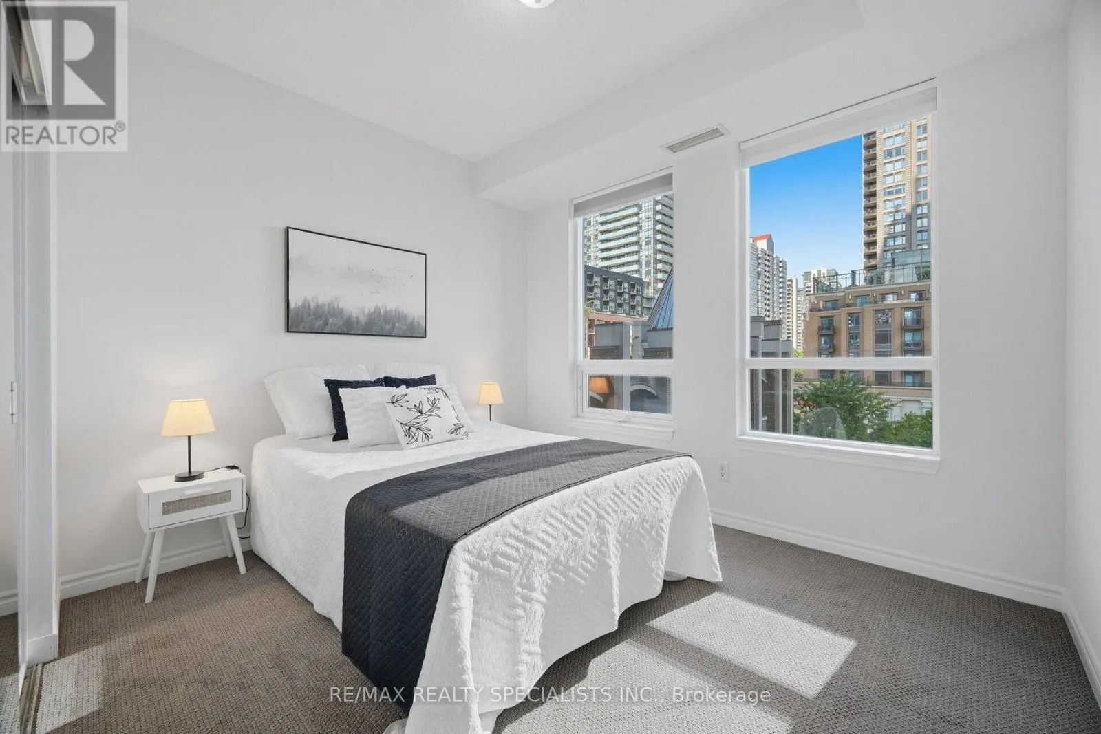 406 - 388 PRINCE OF WALES DRIVE