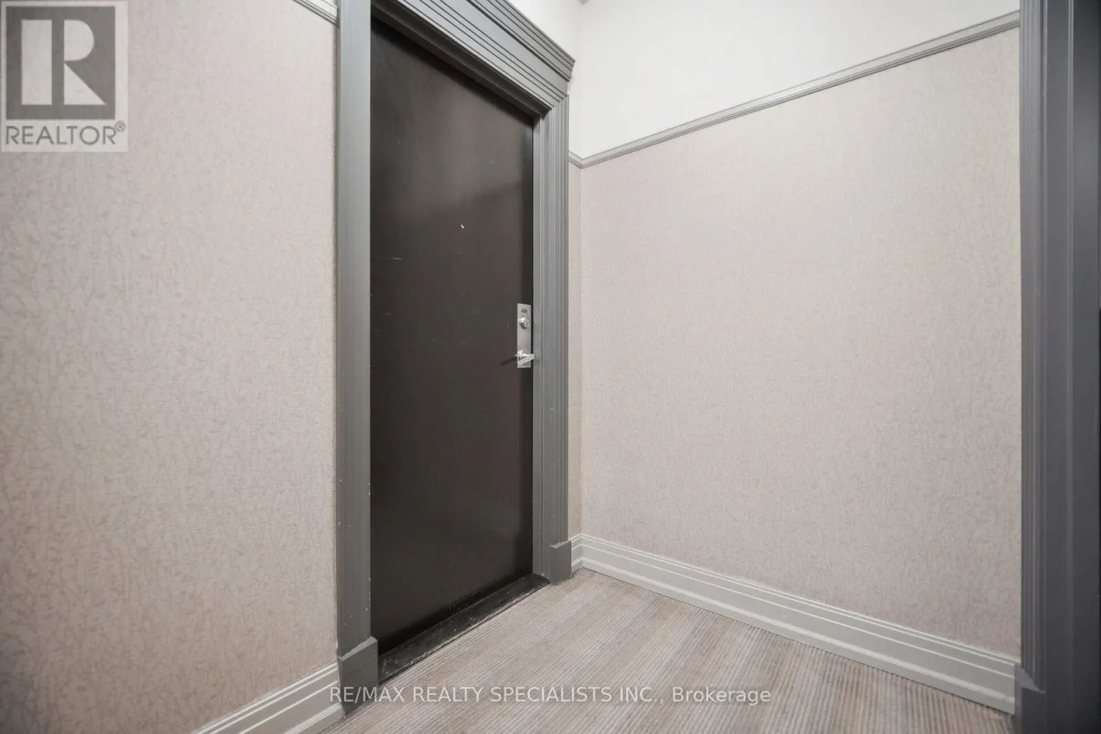 406 - 388 PRINCE OF WALES DRIVE