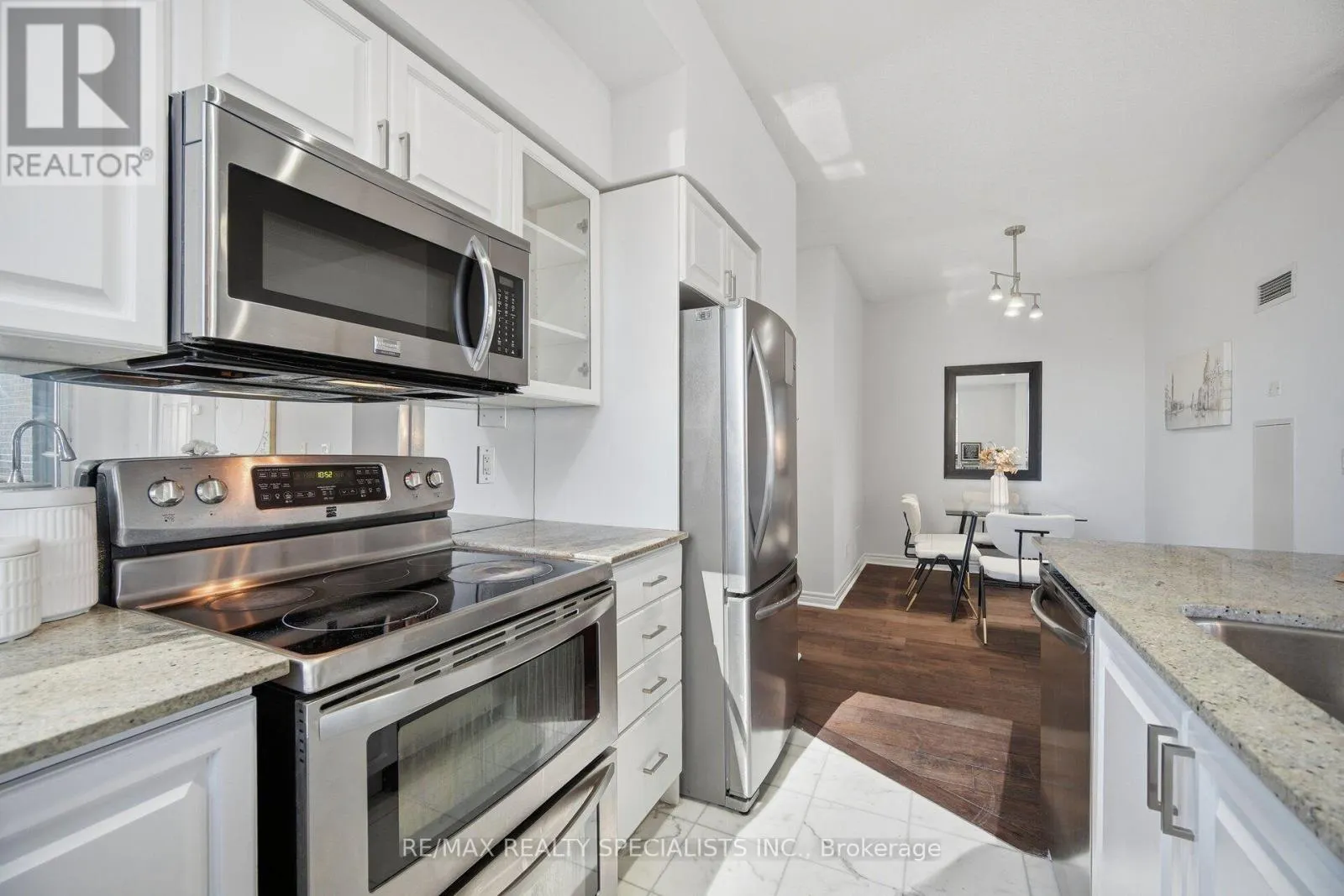 406 - 388 PRINCE OF WALES DRIVE