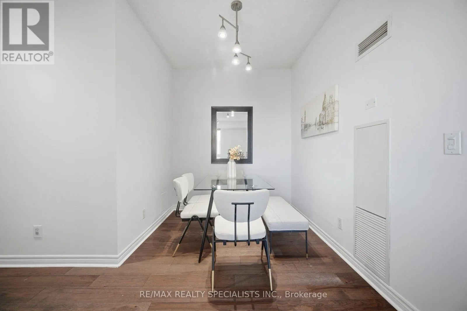 406 - 388 PRINCE OF WALES DRIVE