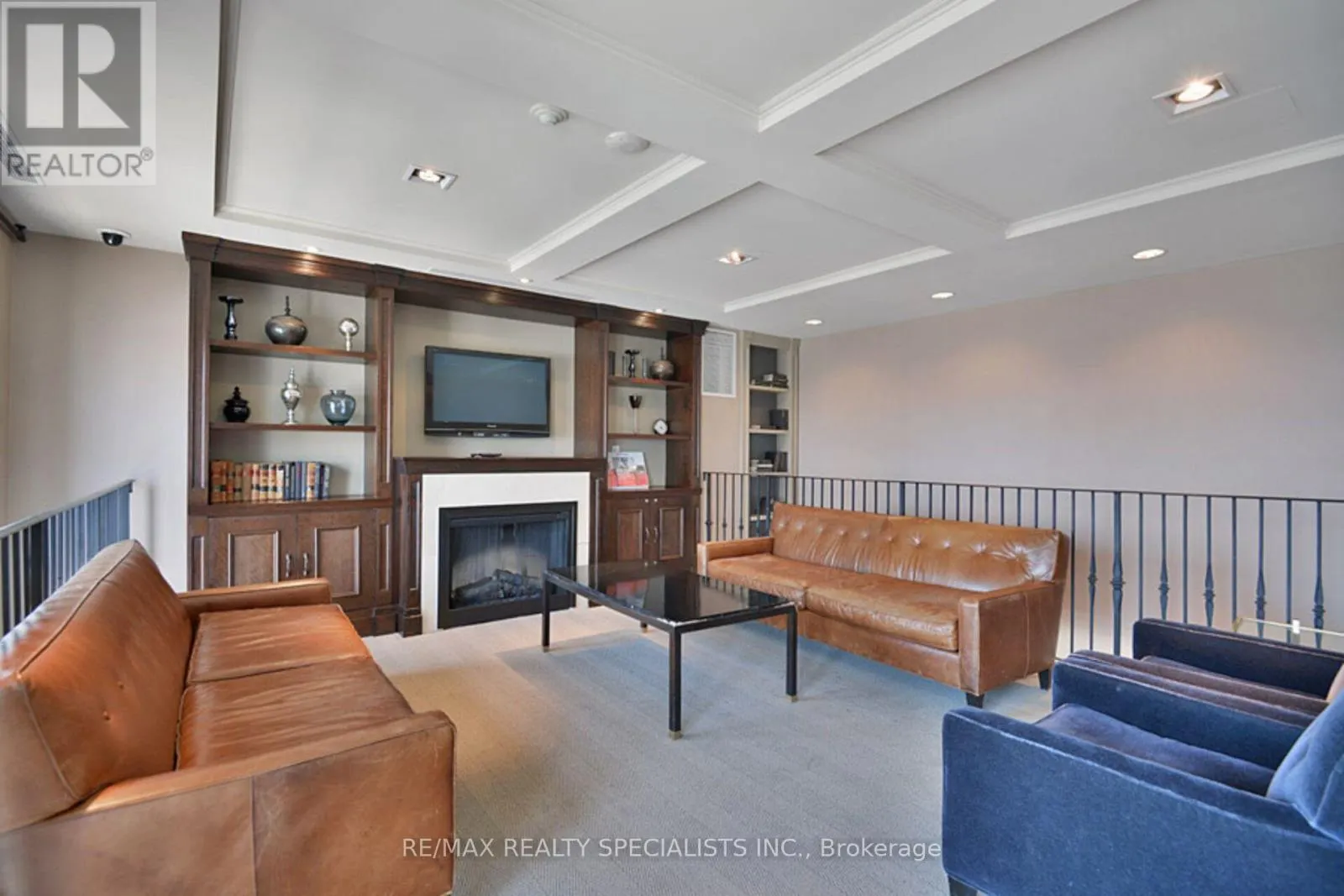 406 - 388 PRINCE OF WALES DRIVE