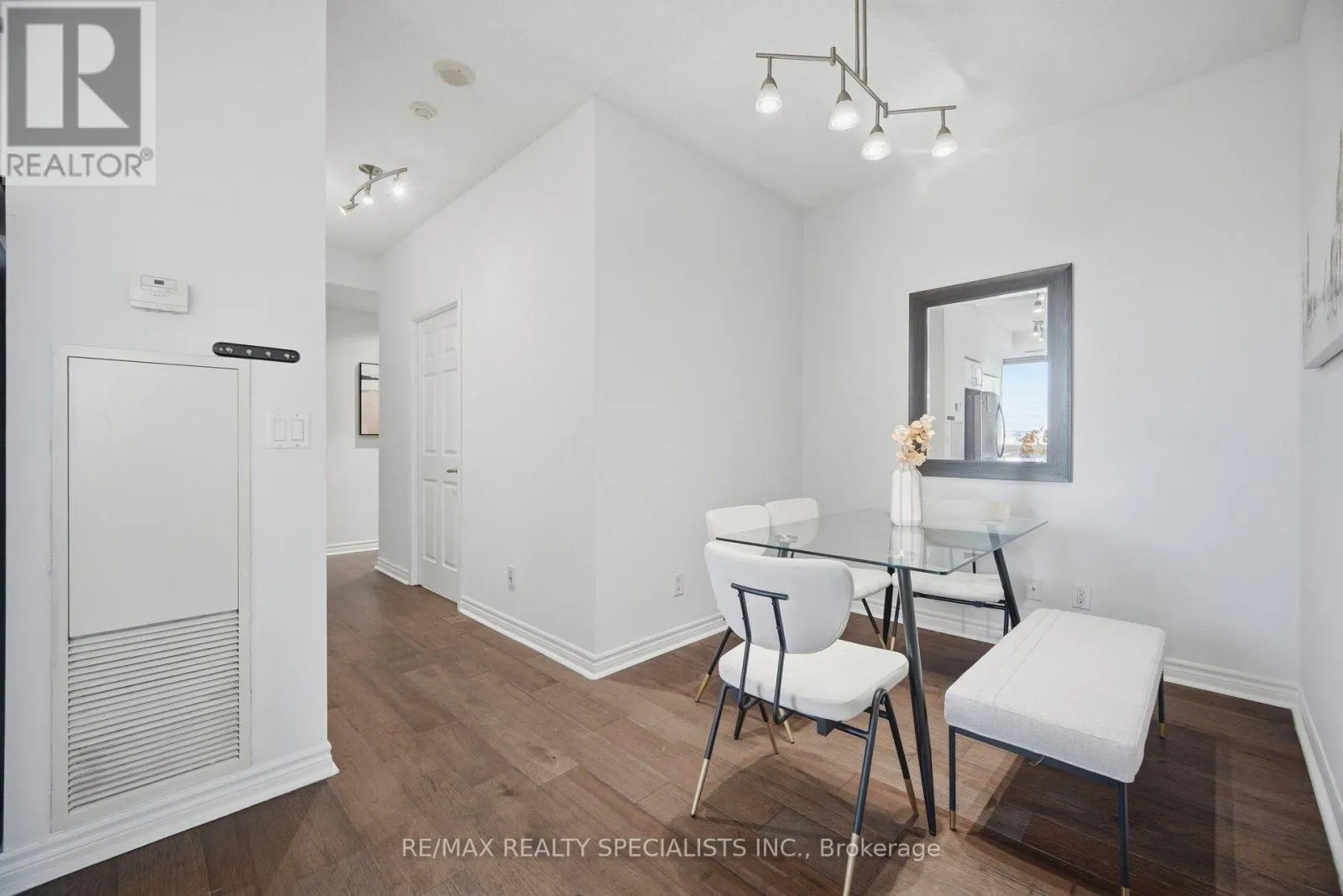406 - 388 PRINCE OF WALES DRIVE