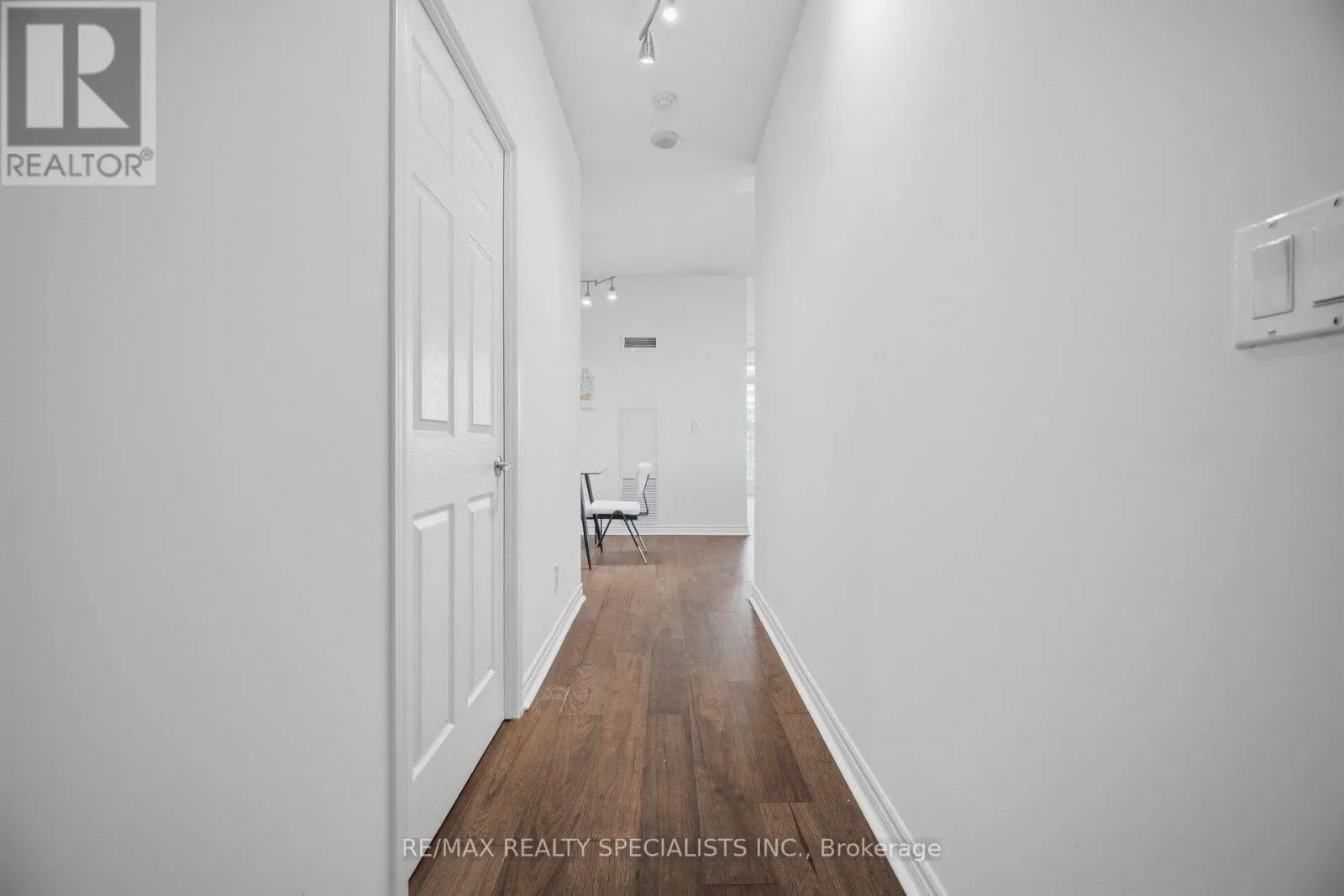 406 - 388 PRINCE OF WALES DRIVE