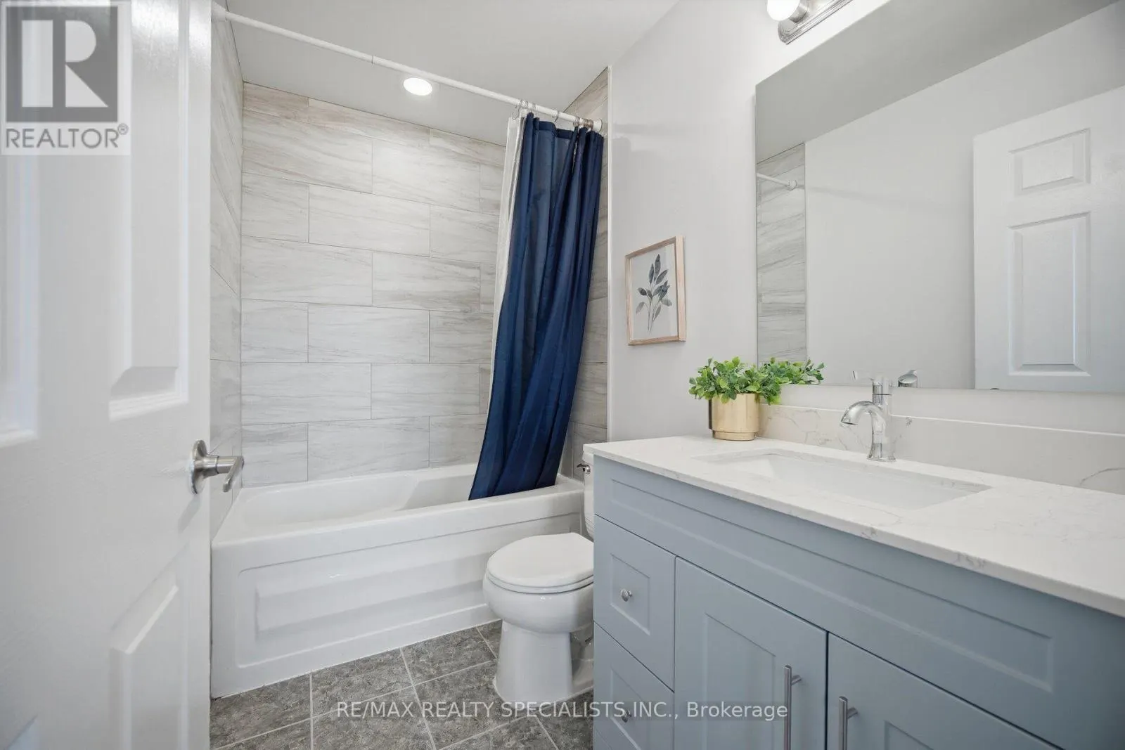 406 - 388 PRINCE OF WALES DRIVE