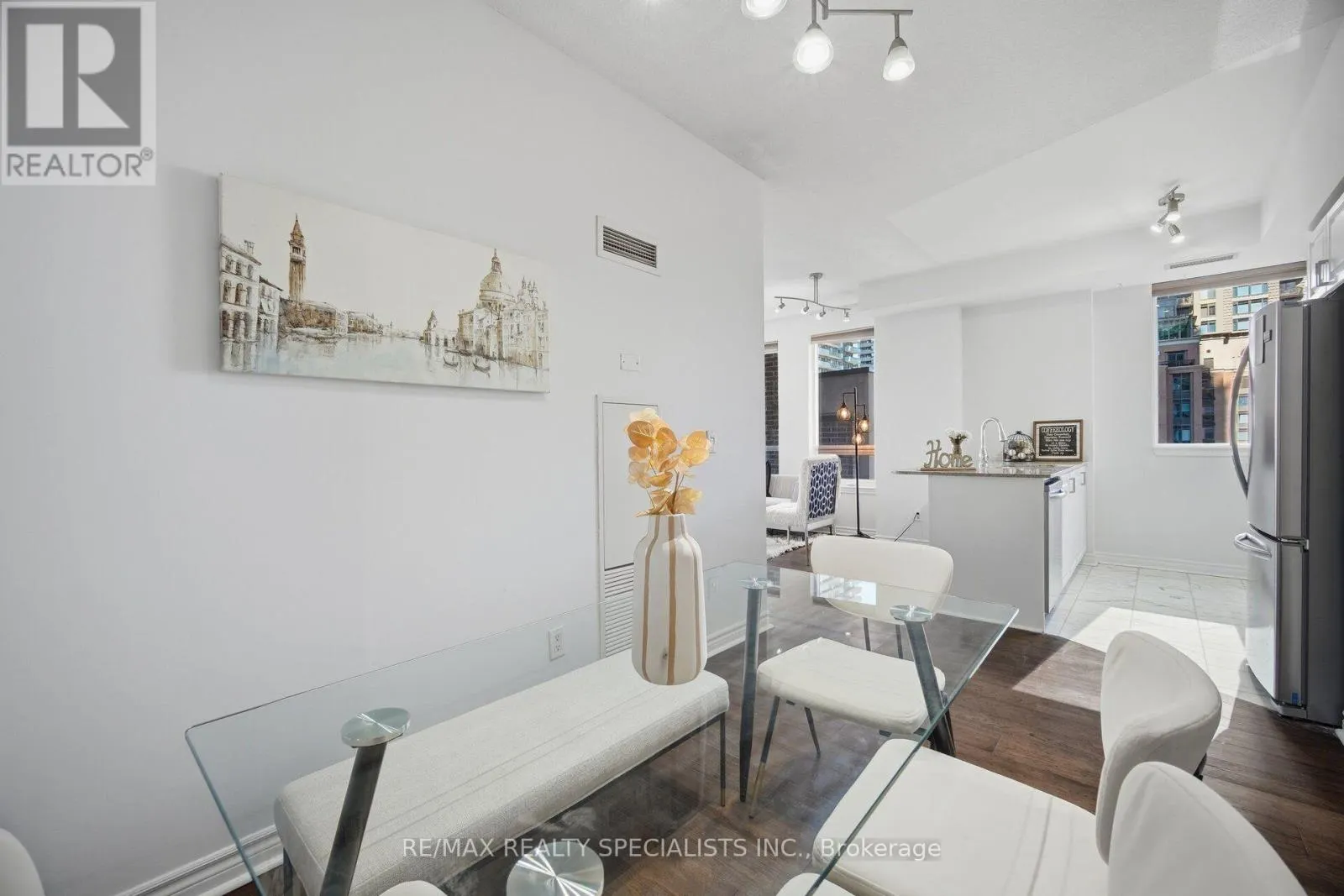 406 - 388 PRINCE OF WALES DRIVE
