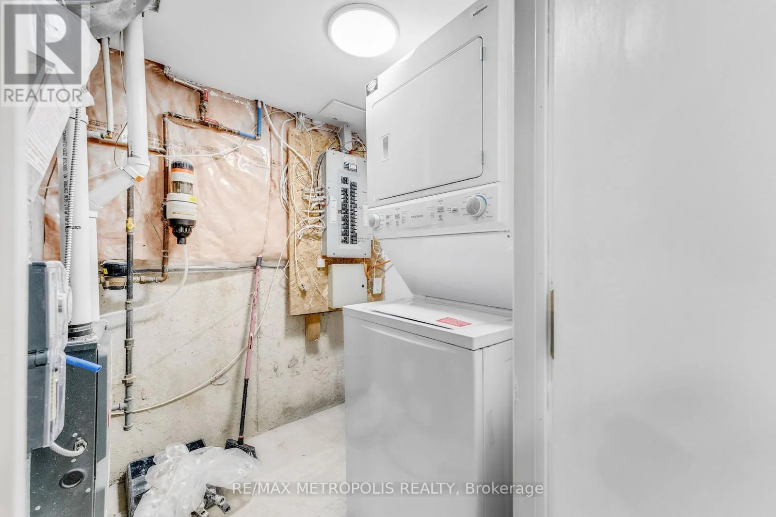 BSMT - 5919 OSPREY BOULEVARD