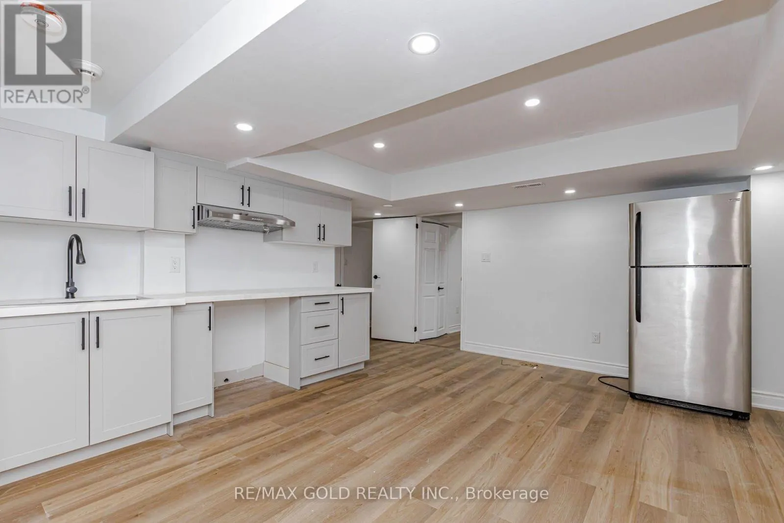1 ORANGEGROVE DRIVE