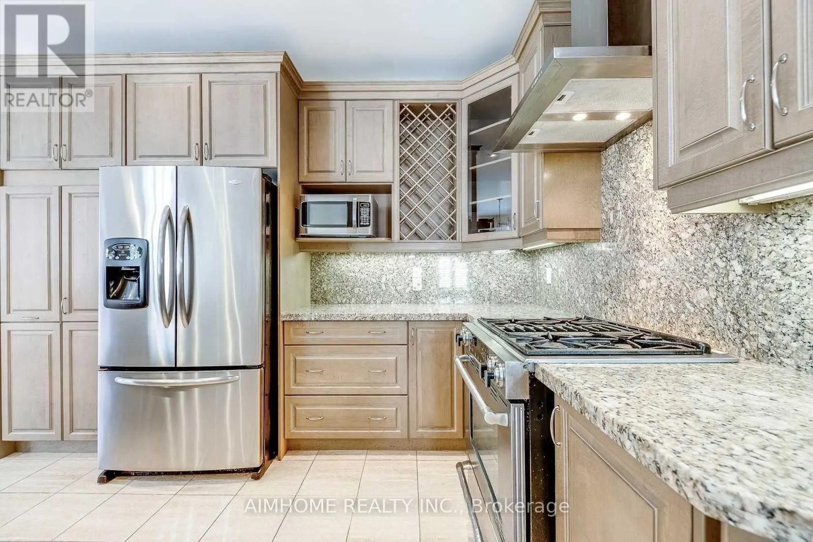 2489 LYNDHURST DRIVE