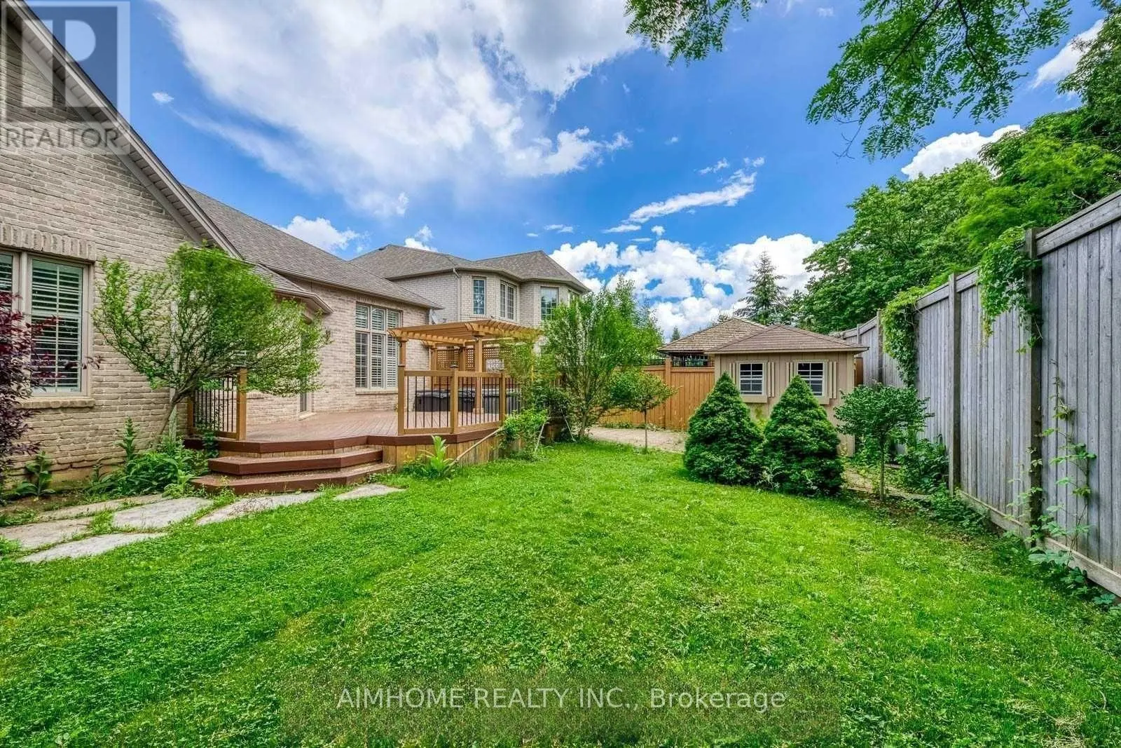2489 LYNDHURST DRIVE