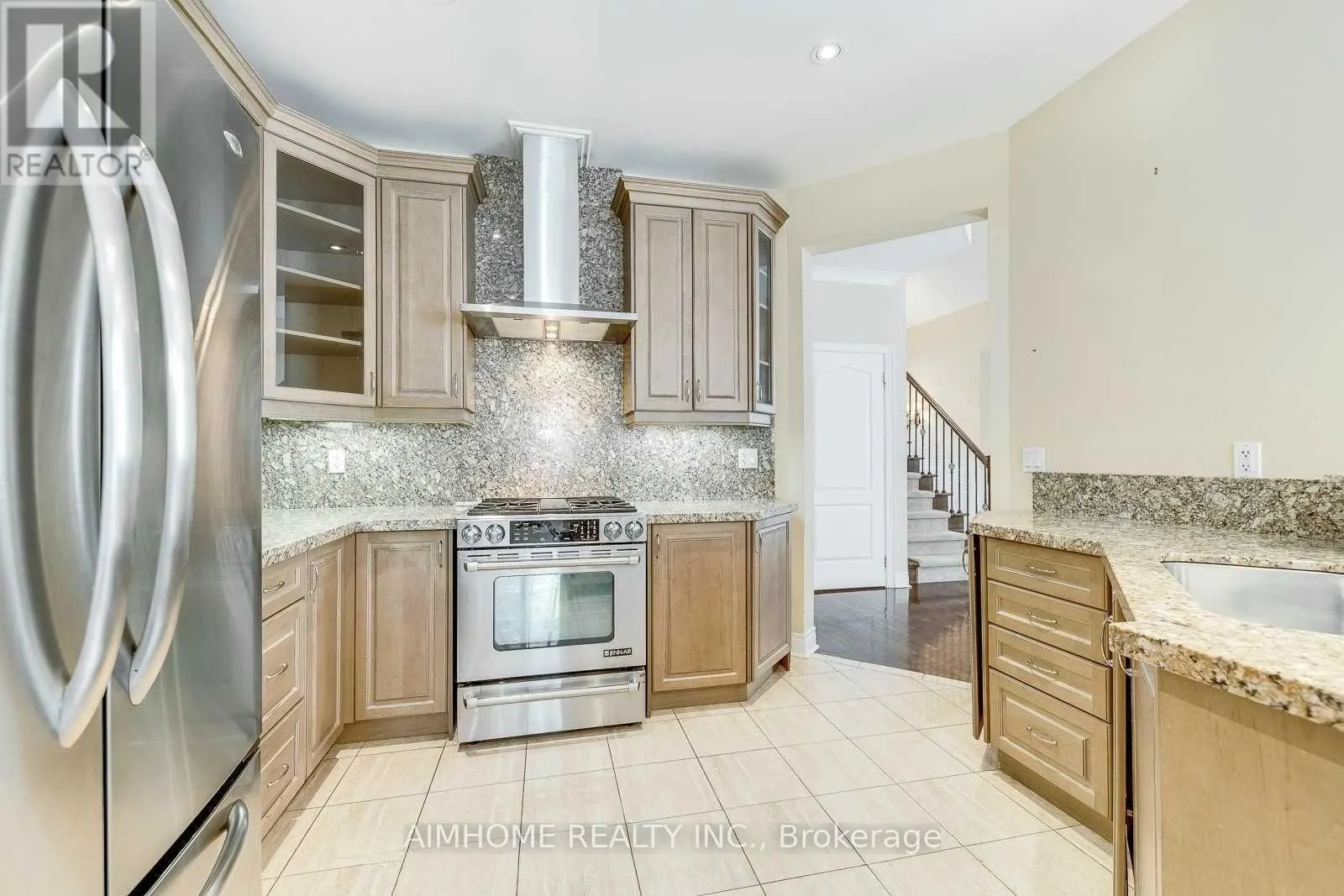 2489 LYNDHURST DRIVE