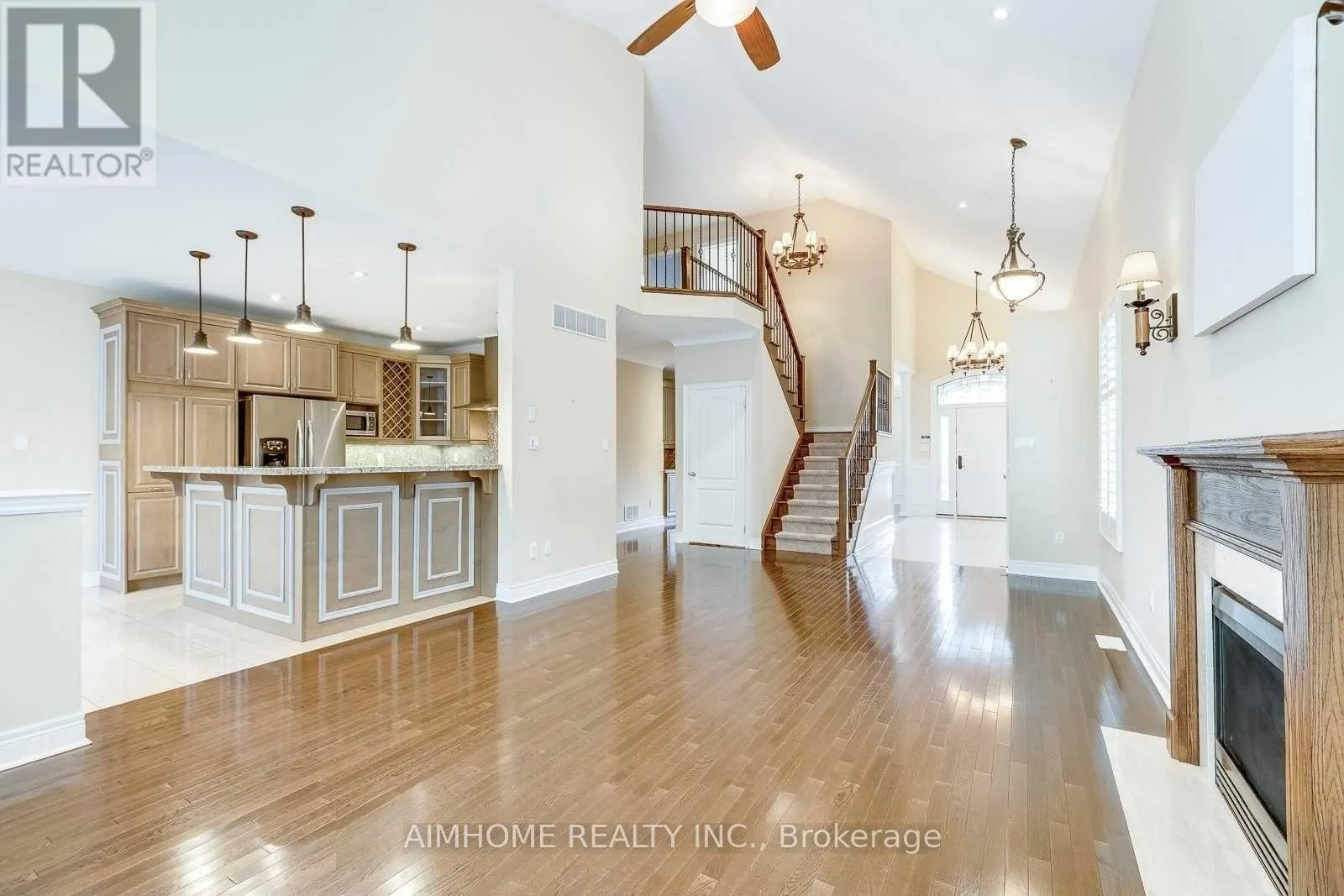 2489 LYNDHURST DRIVE