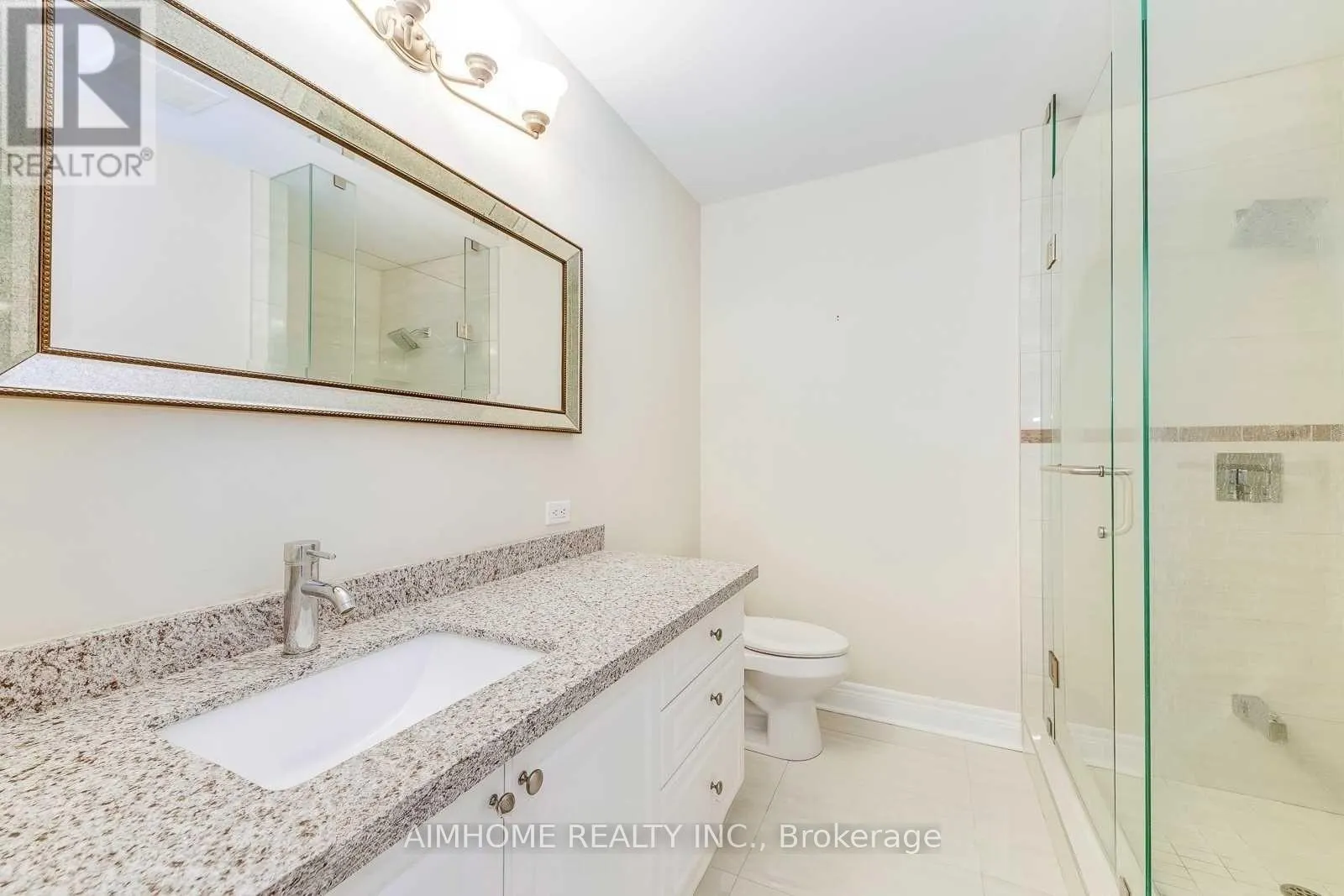 2489 LYNDHURST DRIVE
