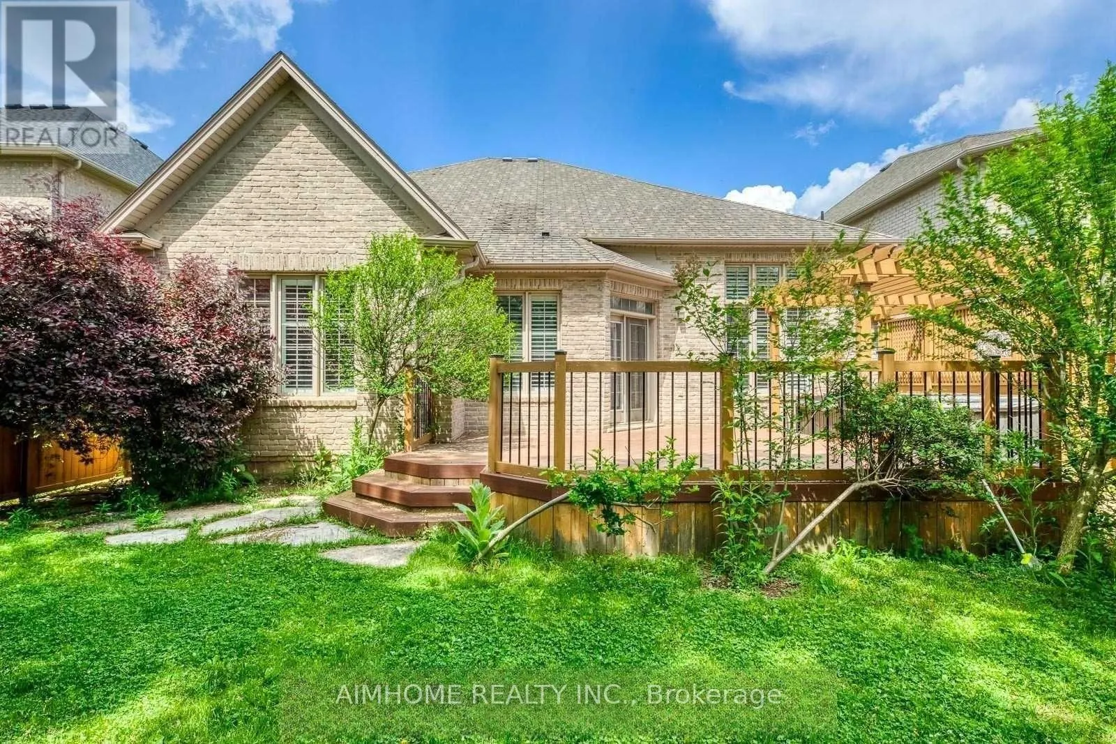 2489 LYNDHURST DRIVE