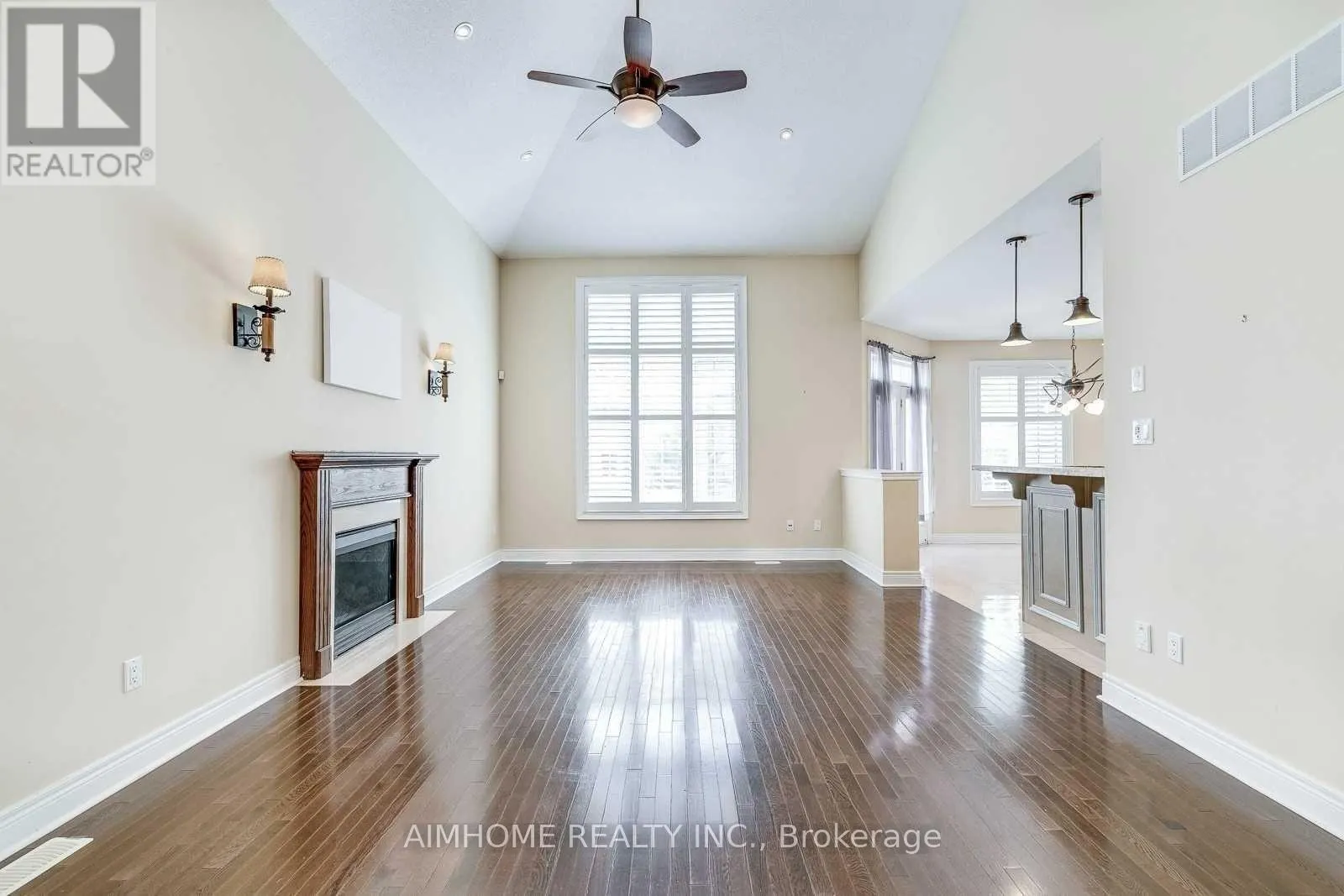 2489 LYNDHURST DRIVE