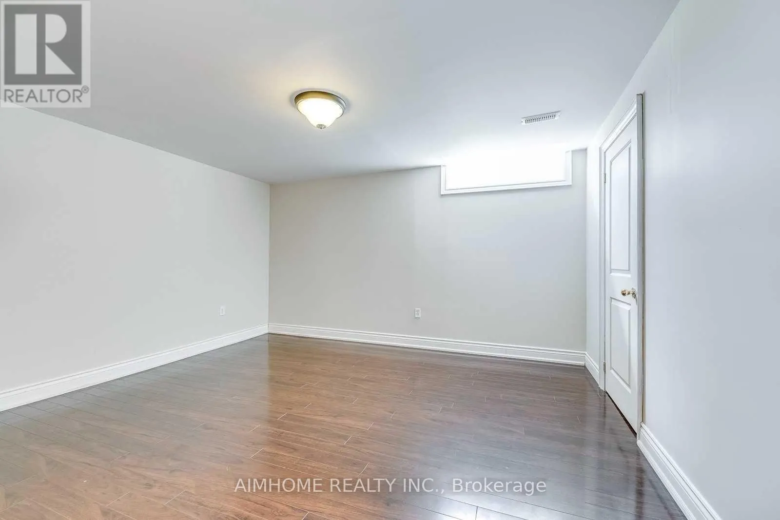 2489 LYNDHURST DRIVE