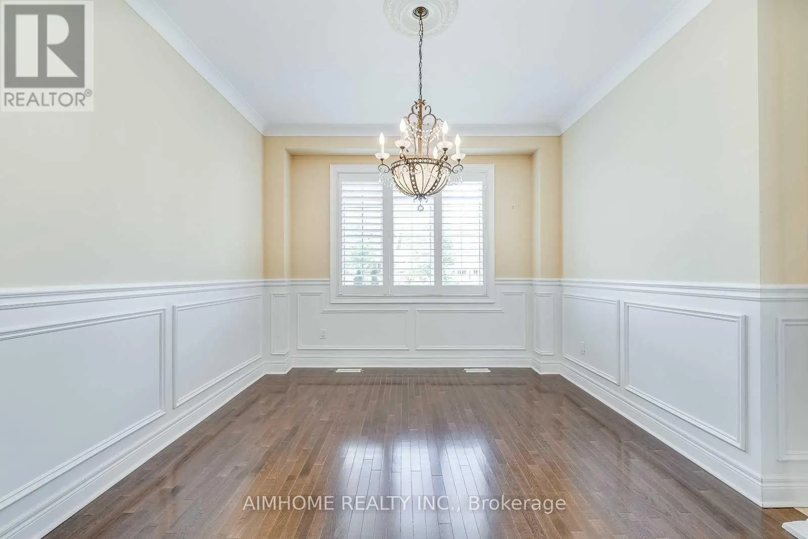 2489 LYNDHURST DRIVE