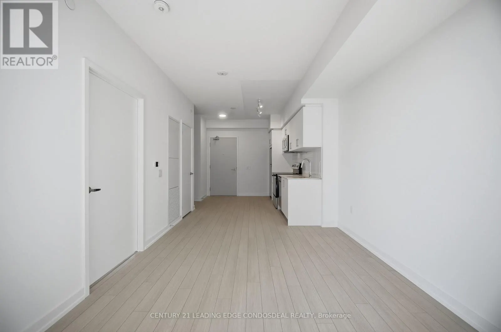 1606 - 4010 EGLINTON AVENUE W