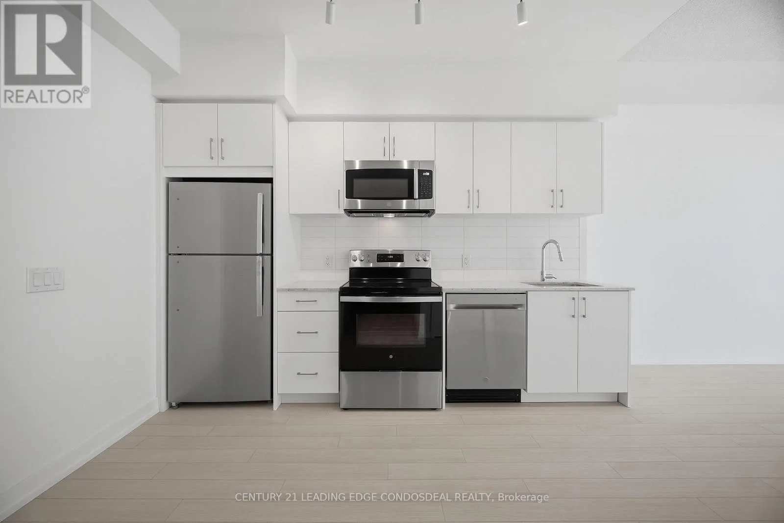 1606 - 4010 EGLINTON AVENUE W