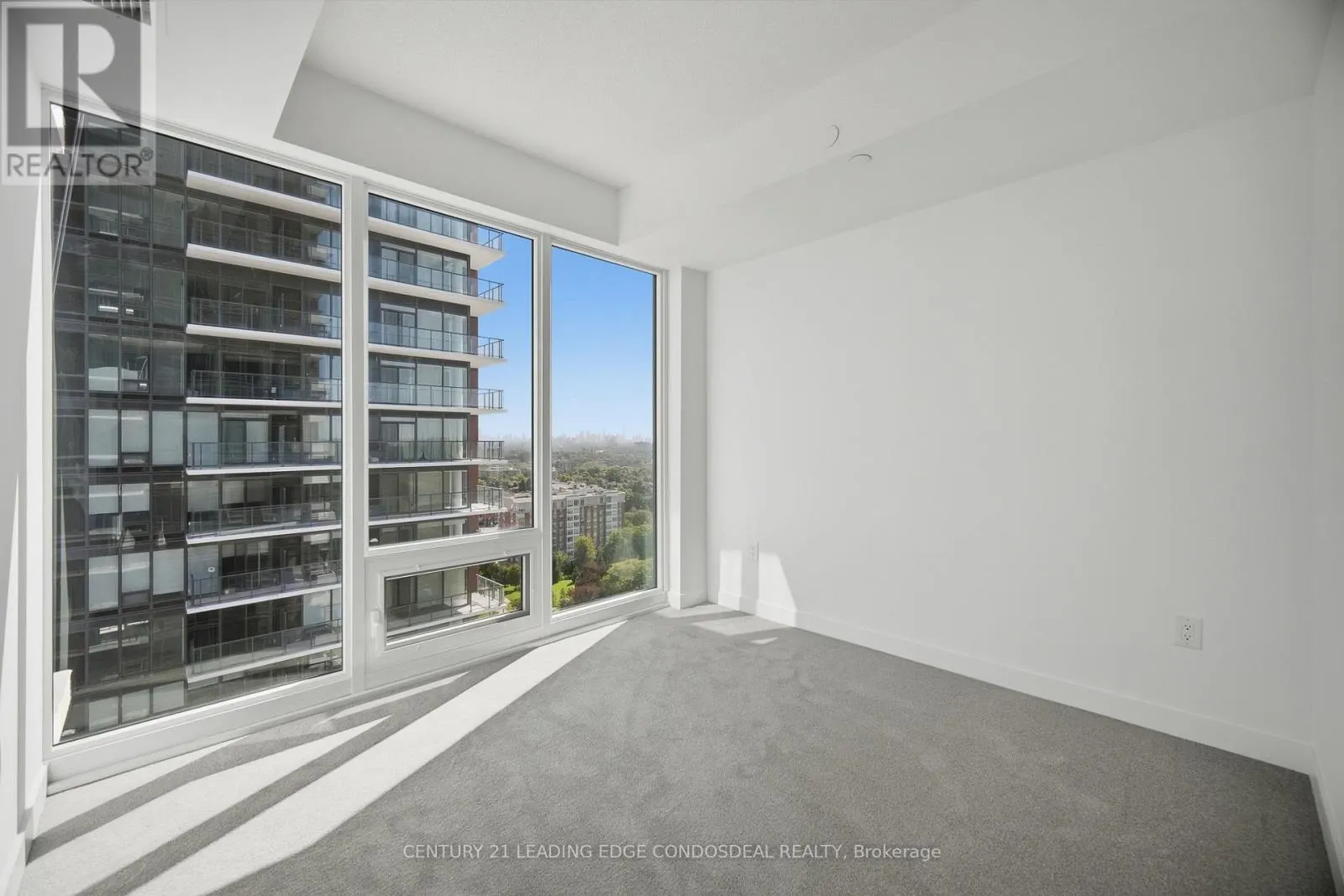 1606 - 4010 EGLINTON AVENUE W