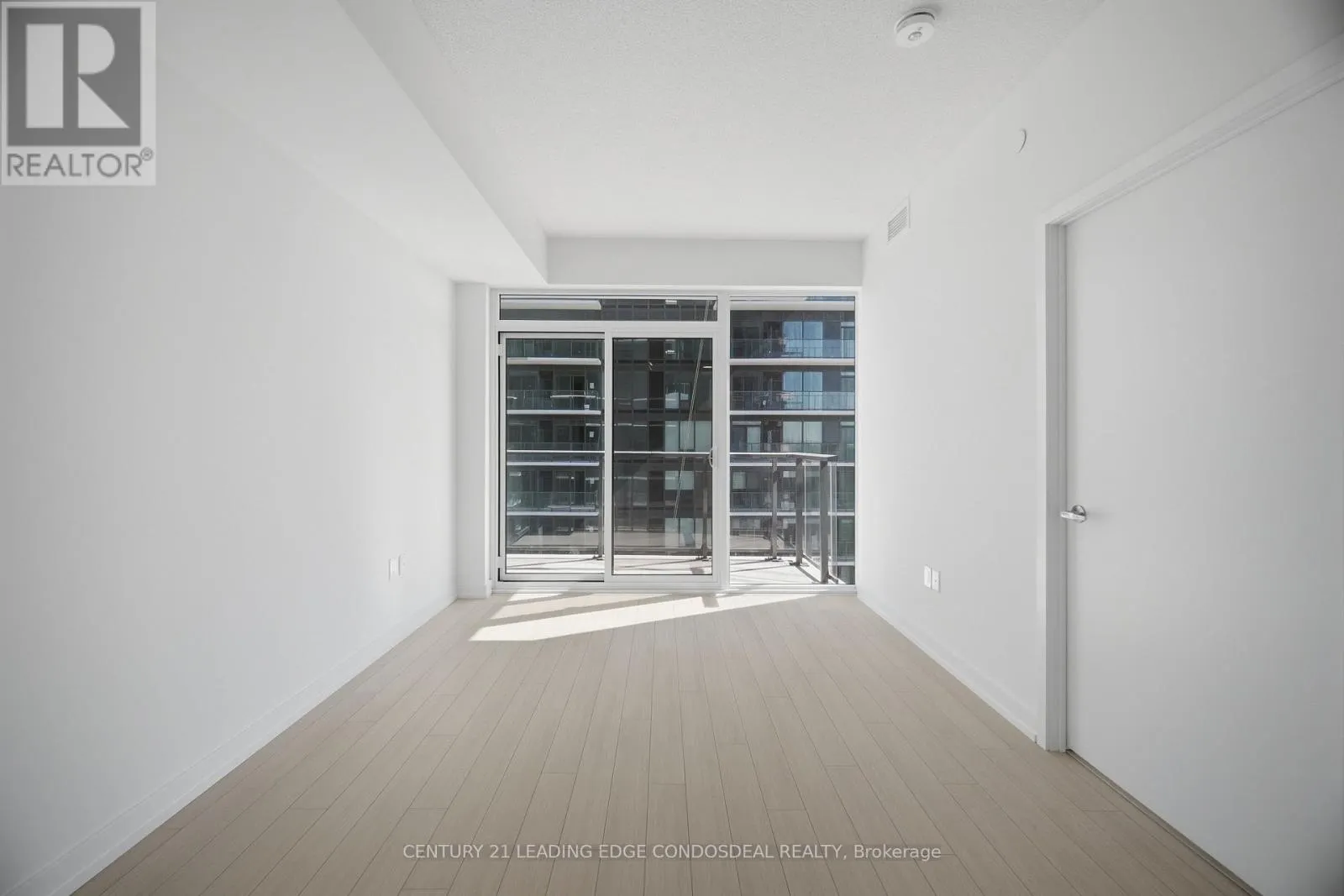 1606 - 4010 EGLINTON AVENUE W