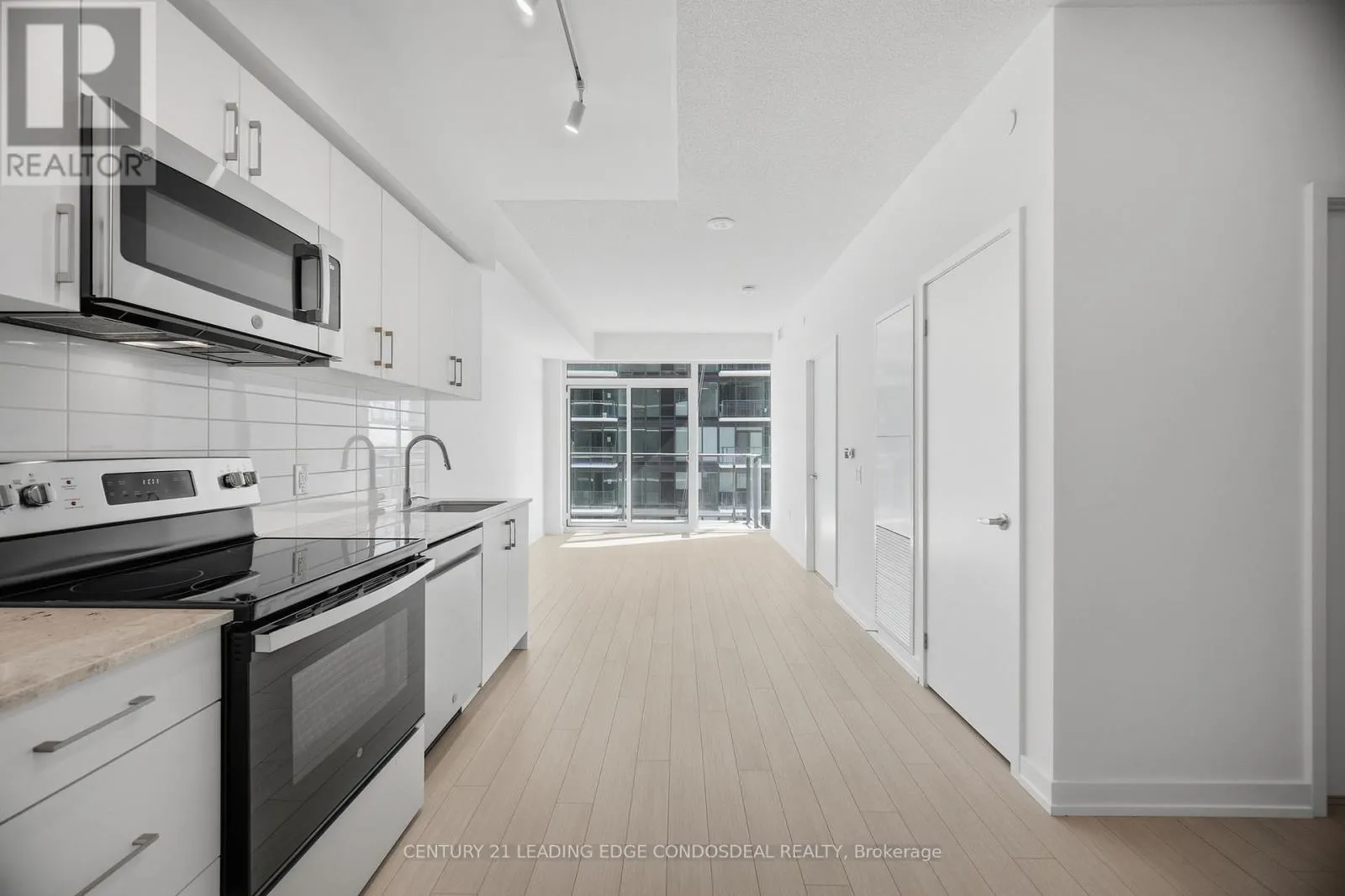1606 - 4010 EGLINTON AVENUE W