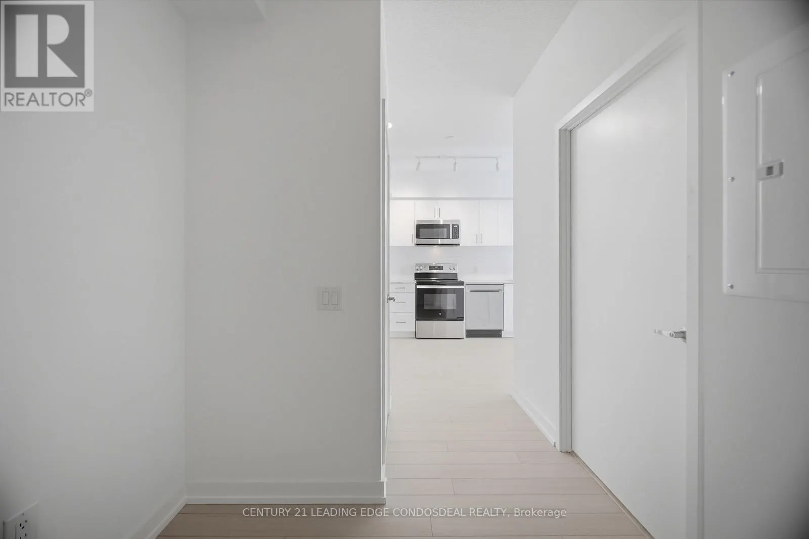 1606 - 4010 EGLINTON AVENUE W