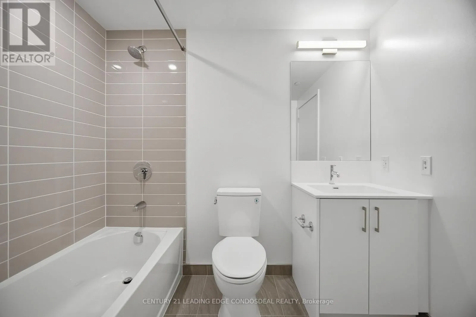 1606 - 4010 EGLINTON AVENUE W
