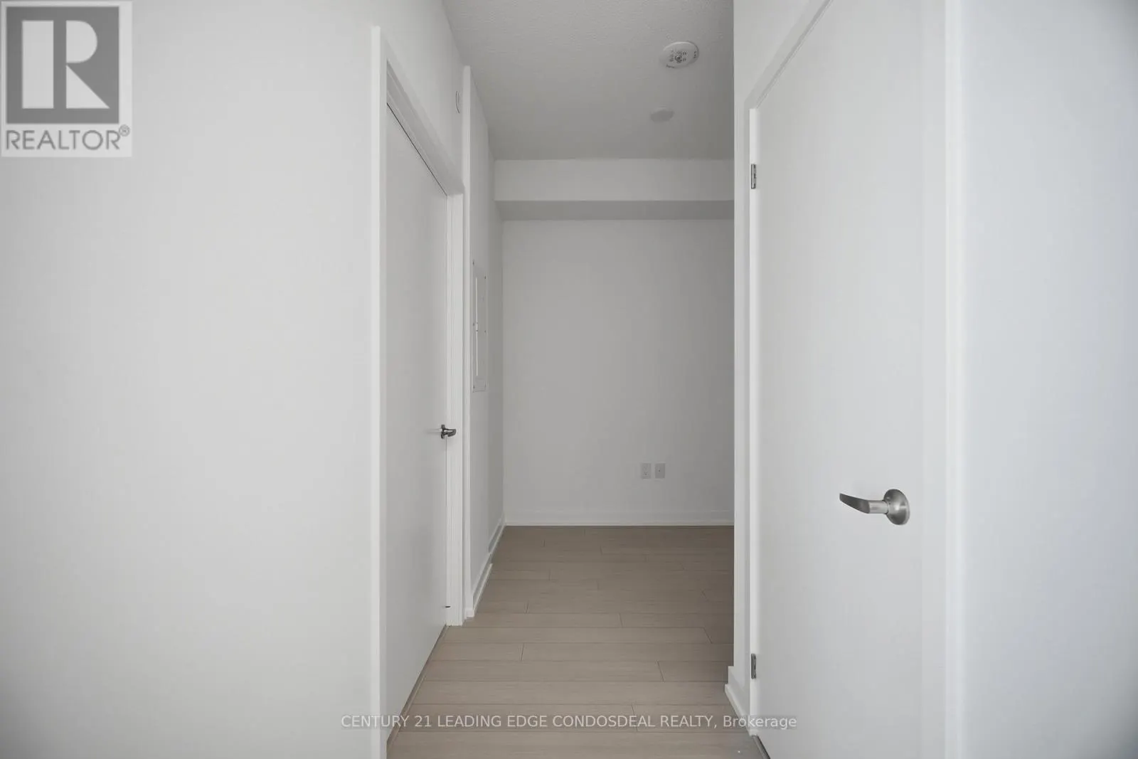 1606 - 4010 EGLINTON AVENUE W