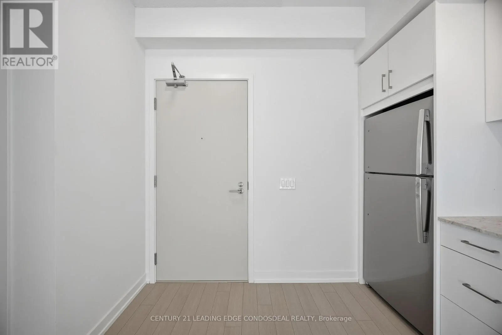 1606 - 4010 EGLINTON AVENUE W