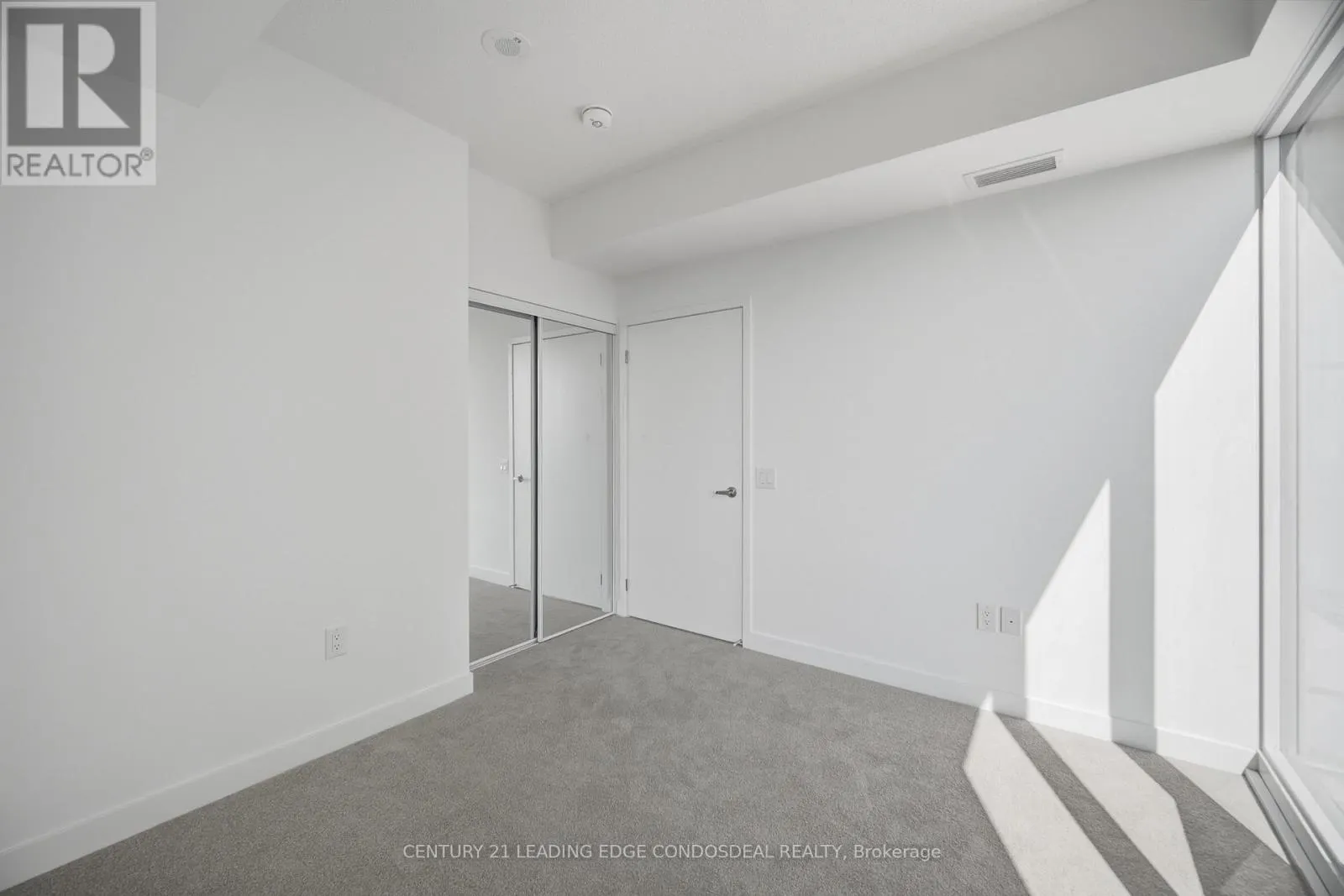 1606 - 4010 EGLINTON AVENUE W