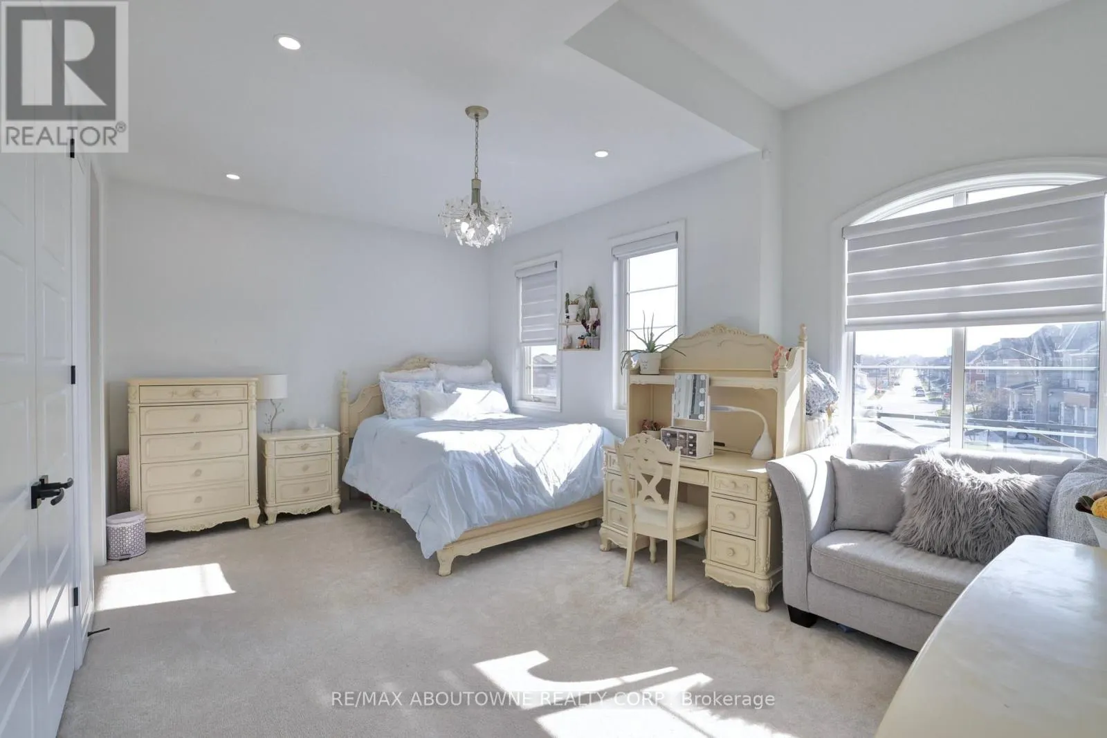 1416 FORD STRATHY CRESCENT