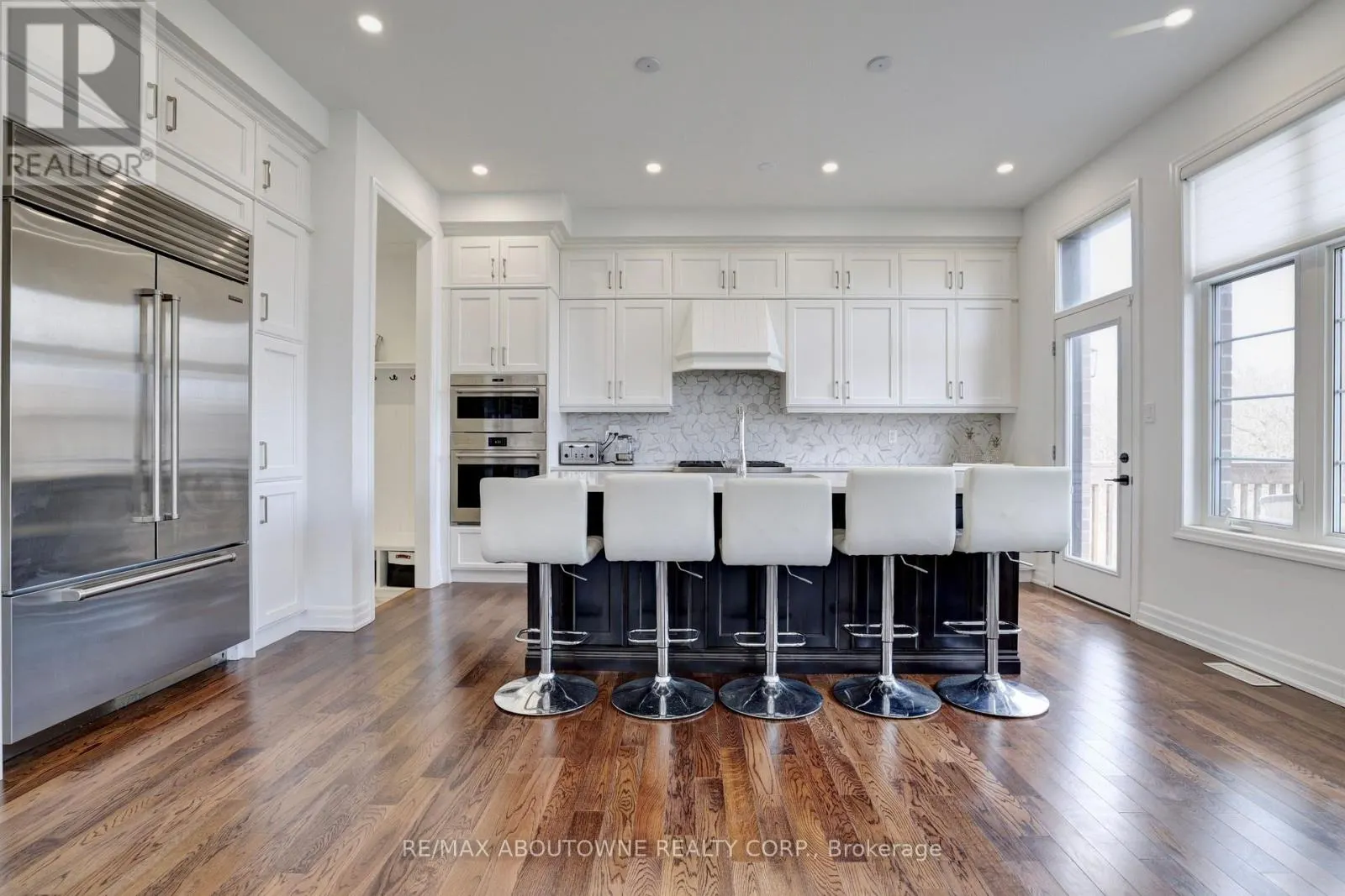 1416 FORD STRATHY CRESCENT
