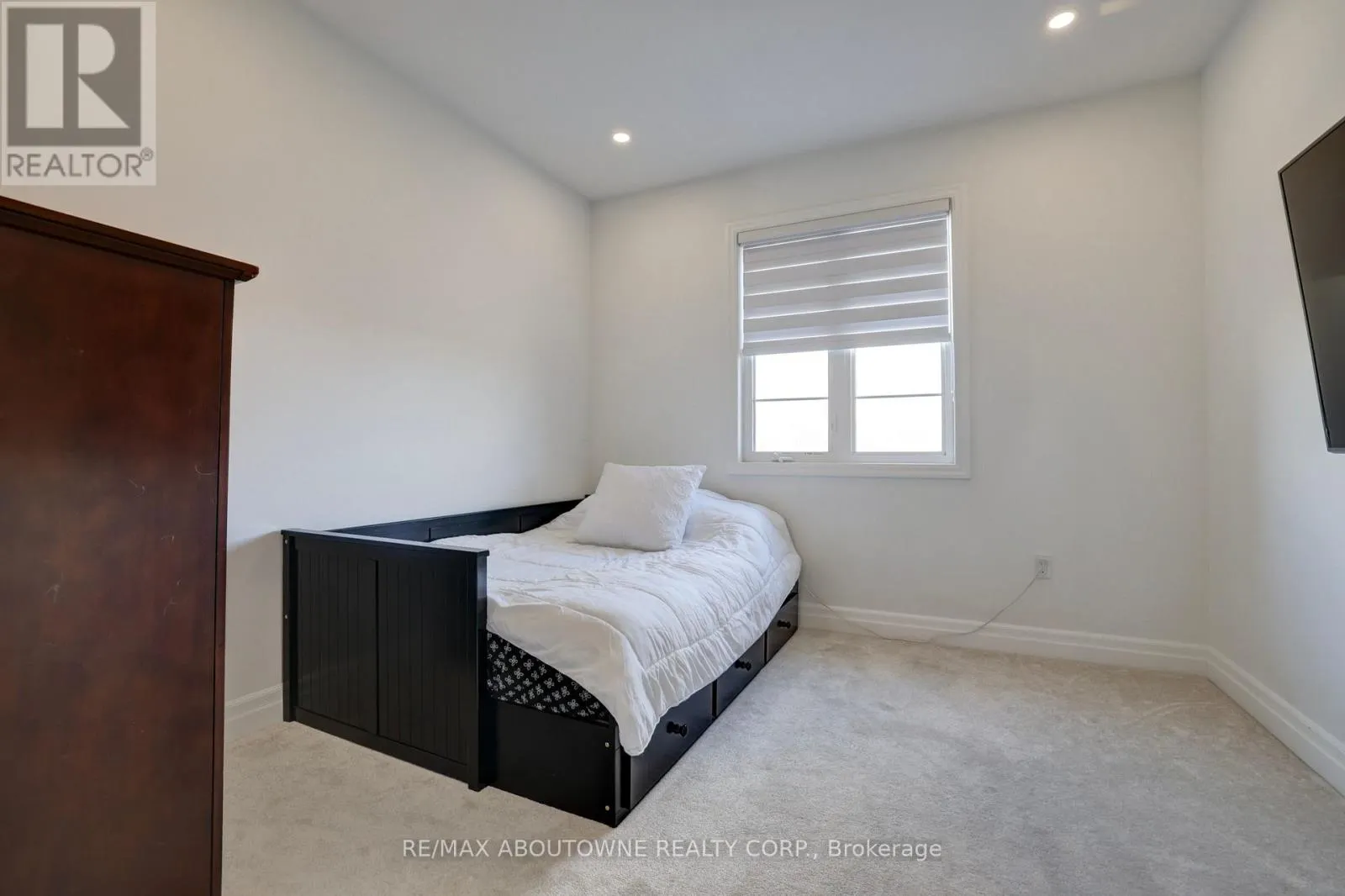 1416 FORD STRATHY CRESCENT