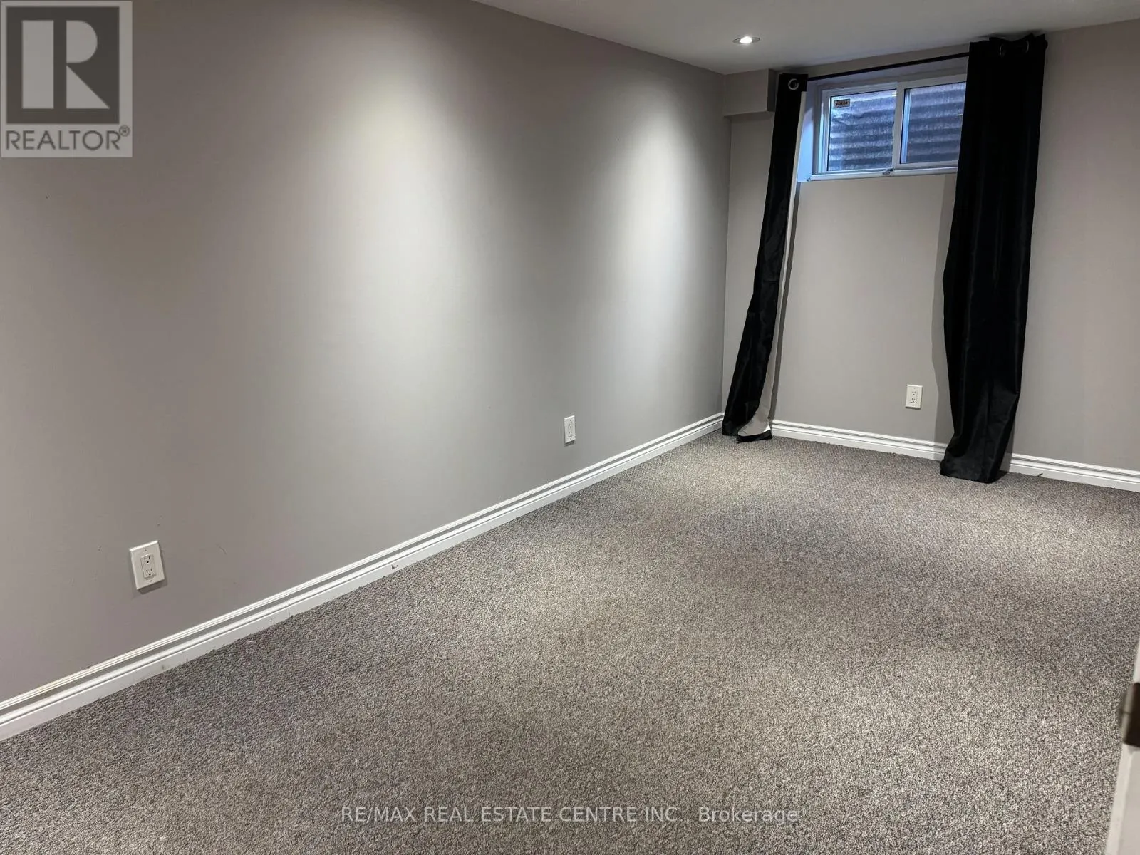 12 - 2825 GANANOQUE DRIVE