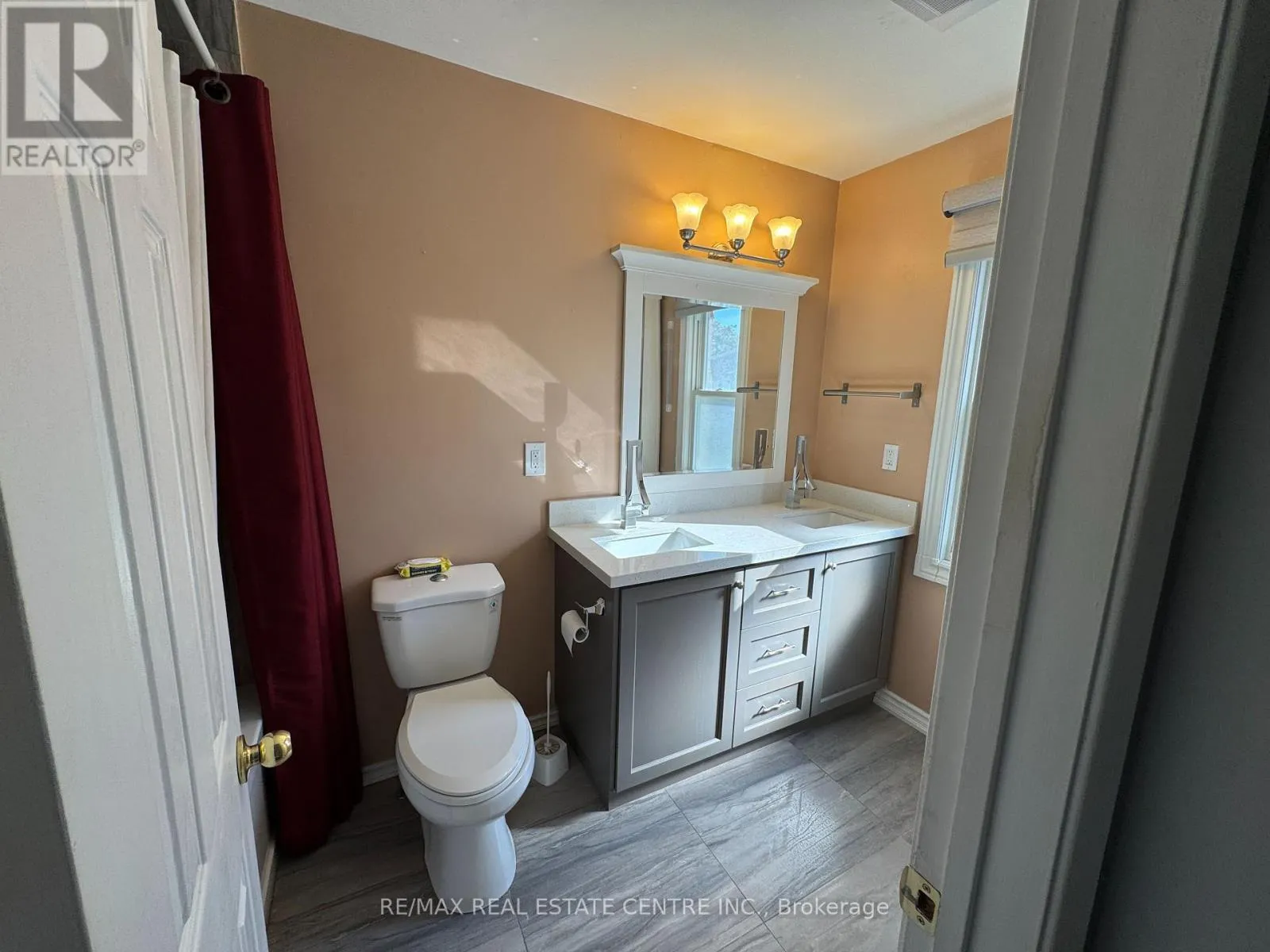 12 - 2825 GANANOQUE DRIVE
