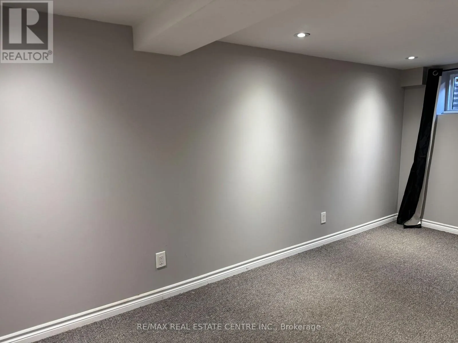 12 - 2825 GANANOQUE DRIVE