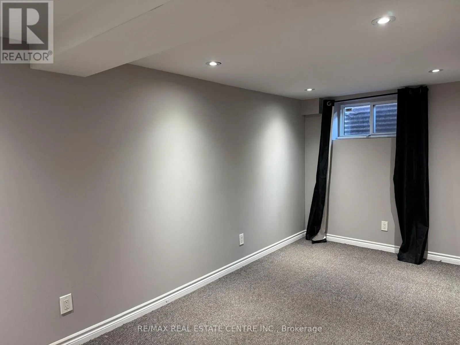 12 - 2825 GANANOQUE DRIVE