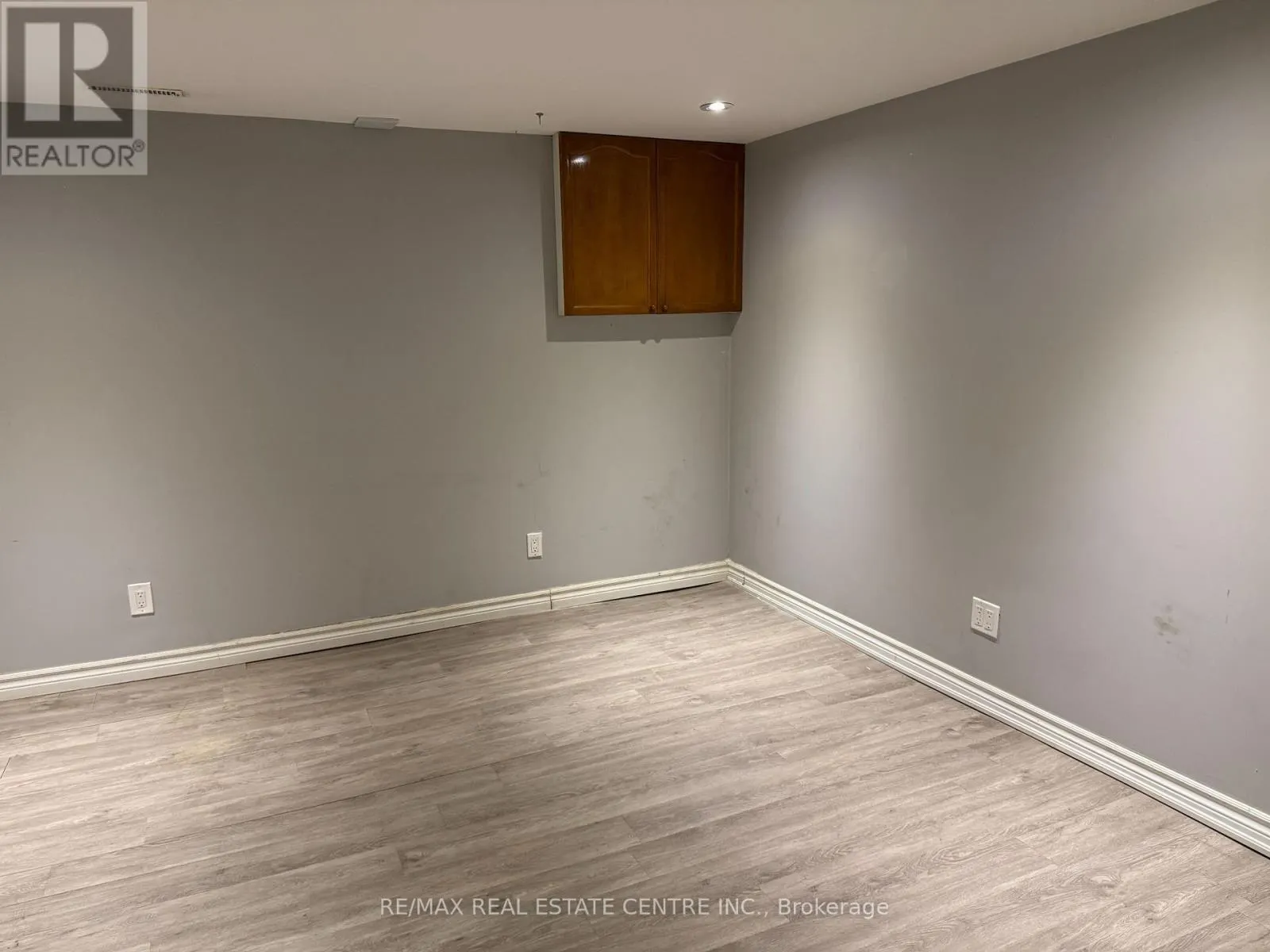12 - 2825 GANANOQUE DRIVE