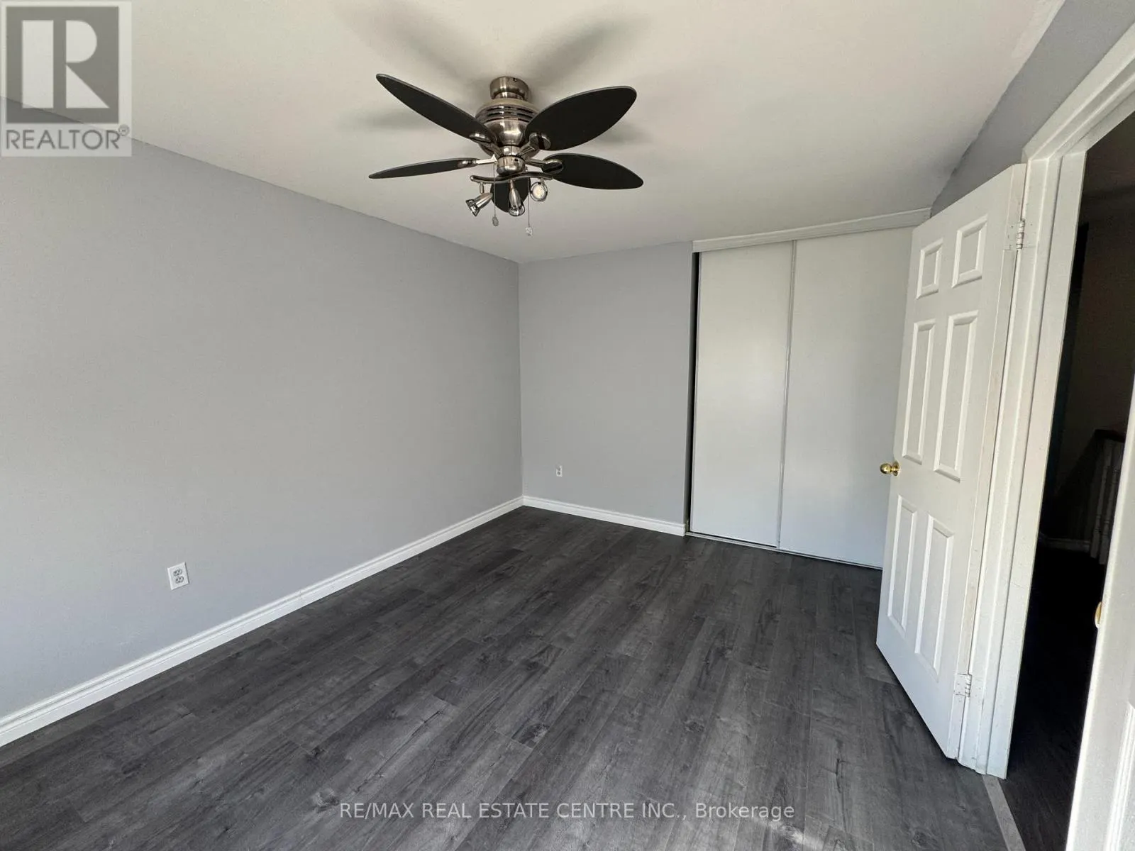 12 - 2825 GANANOQUE DRIVE