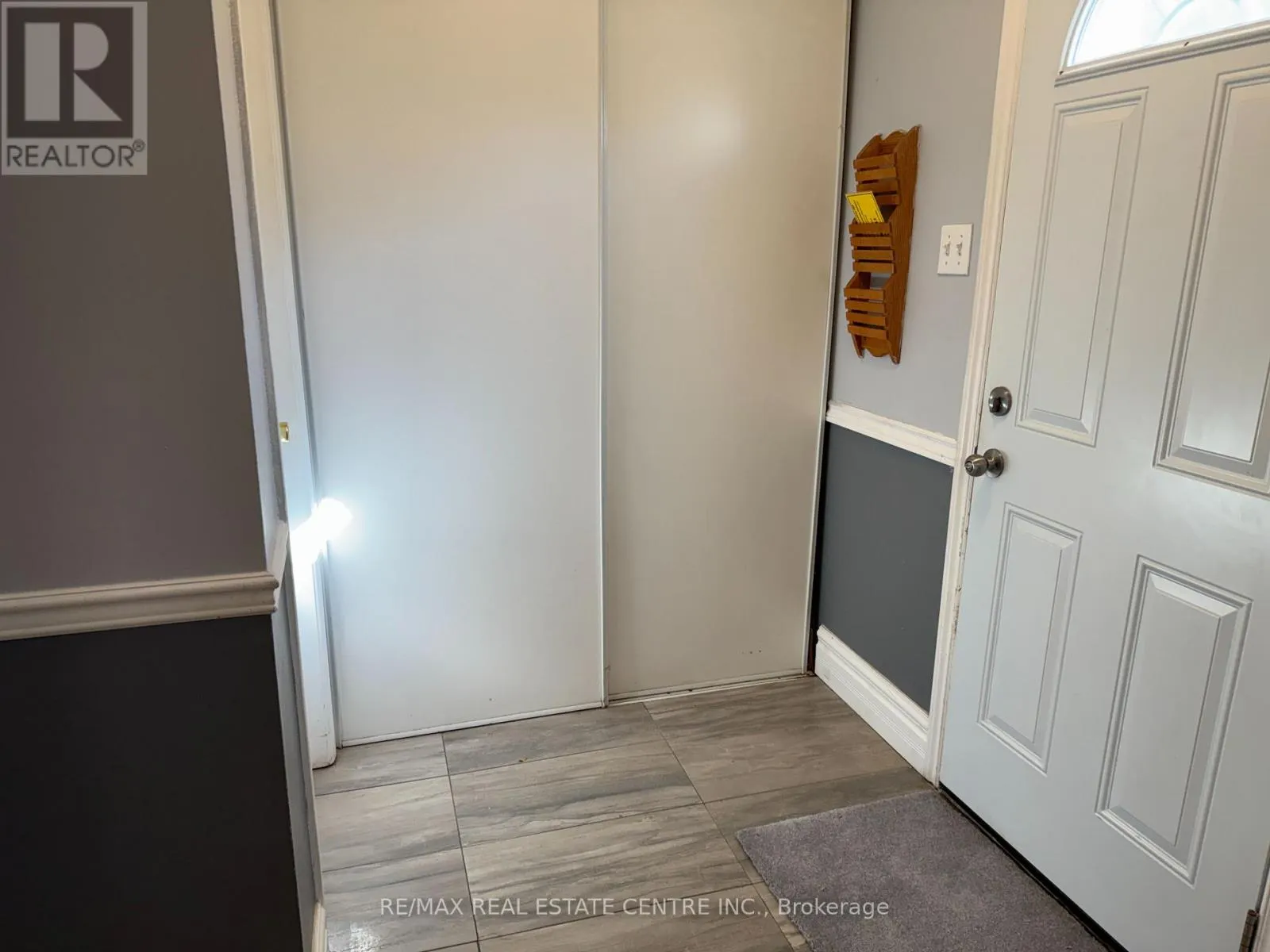 12 - 2825 GANANOQUE DRIVE