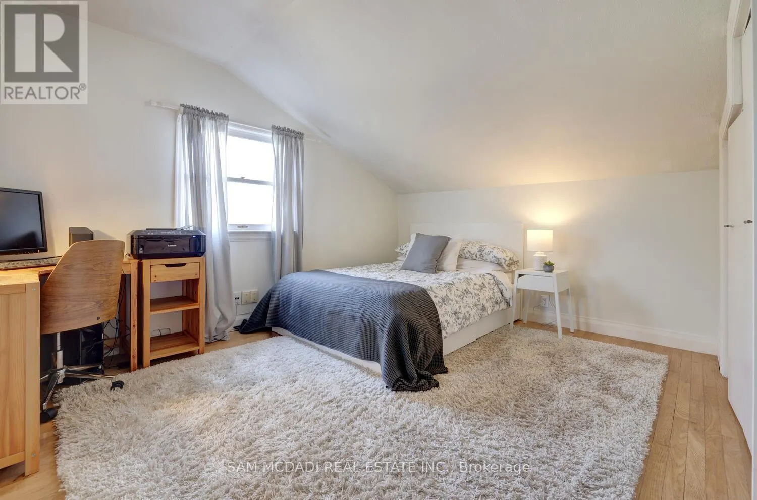 821 PARKLAND AVENUE