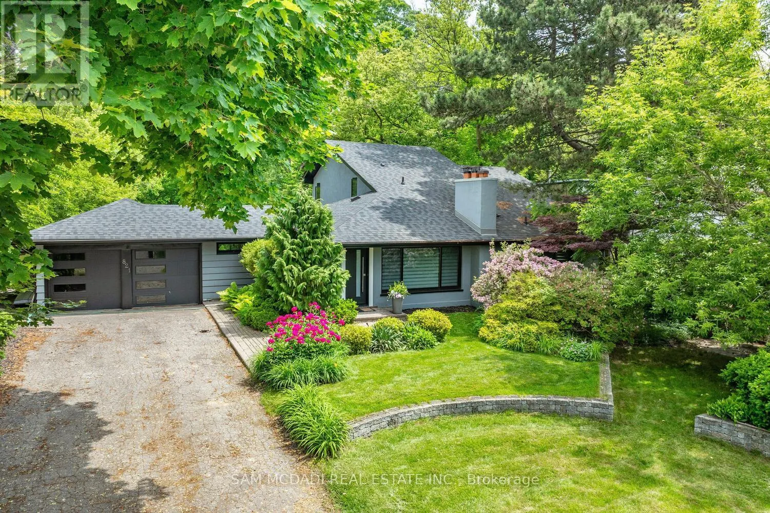 821 PARKLAND AVENUE
